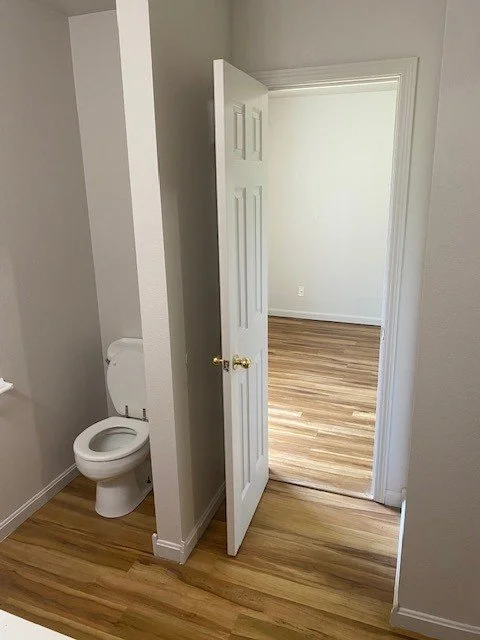 4866Ric_Bath_JacknJill_toilet.jpg