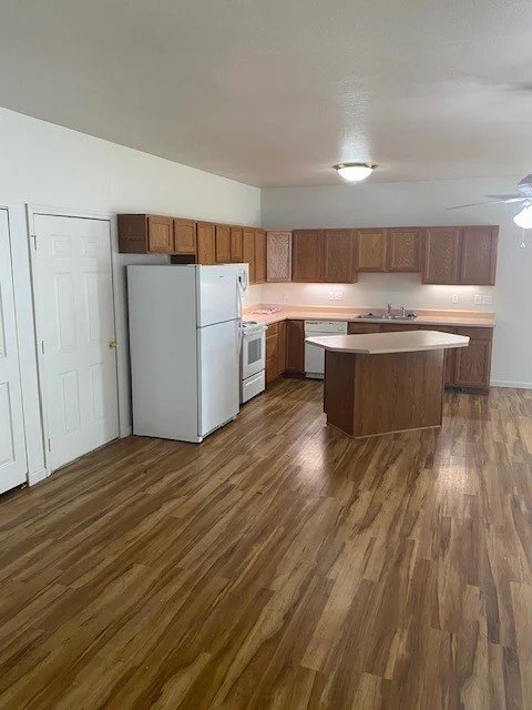 4866Ric_Kitchen.jpg