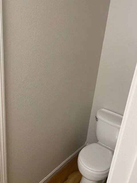 4866Ric_MasterBath_toilet.jpg