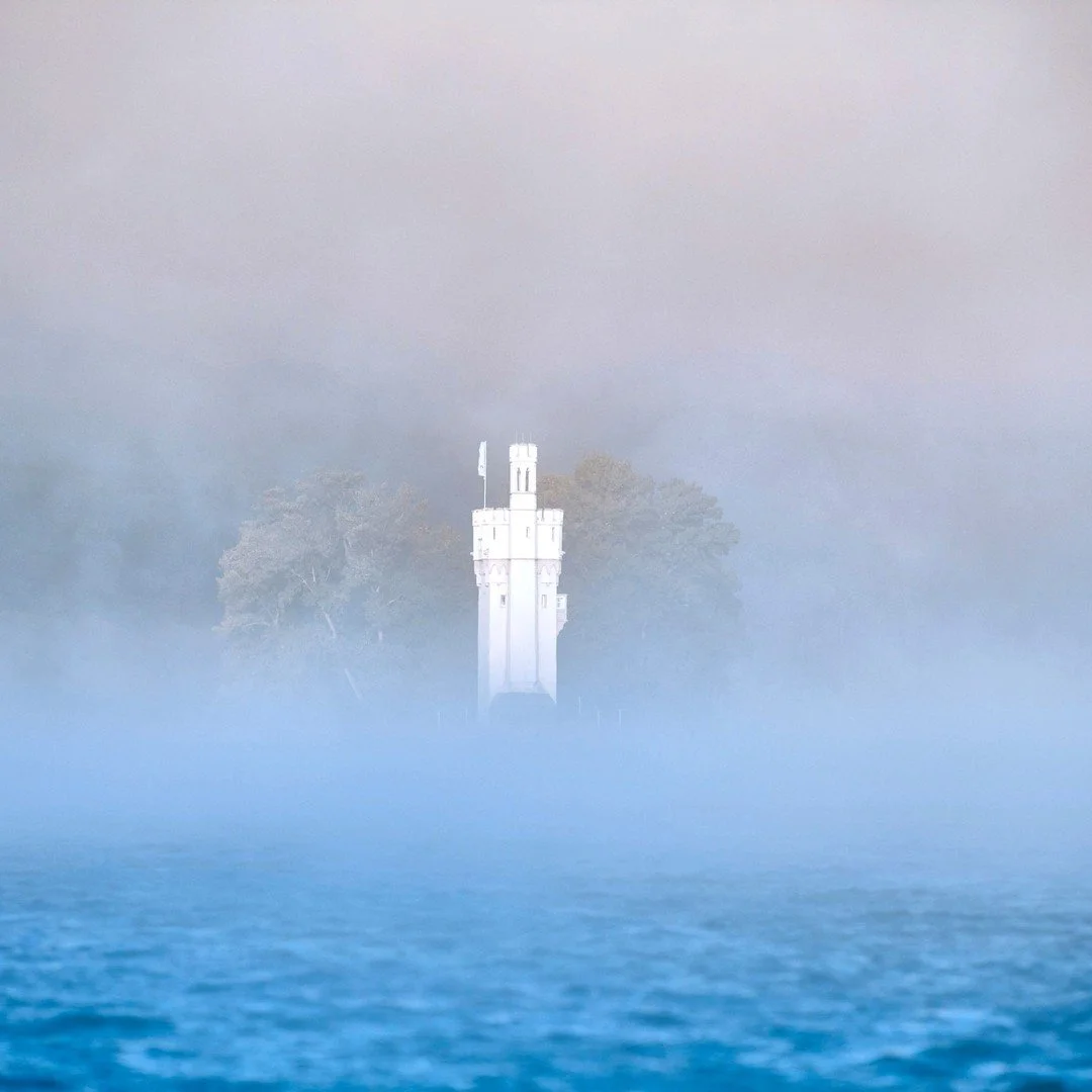 Wir waren für @bingen_am_rhein unterwegs und haben ein paar Landschaftliche Impressionen eingefangen. Hier erkennt man ganz eindeutig eines der Binger Wahrzeichen - na, welches ist es?
#deinbingen 
#allesdeutschland #deutschland #awesome_earth