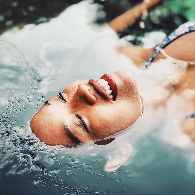 Eat well, drink water, wear sunscreen and mind the business that pays you, honey! 💁&zwj;♀️
.
Sunscreen is probably the most important part of your skincare routine but it&rsquo;s a step that many of us tend to forget about. 🧖🏼&zwj;♀️
.
I&rsquo;ve 