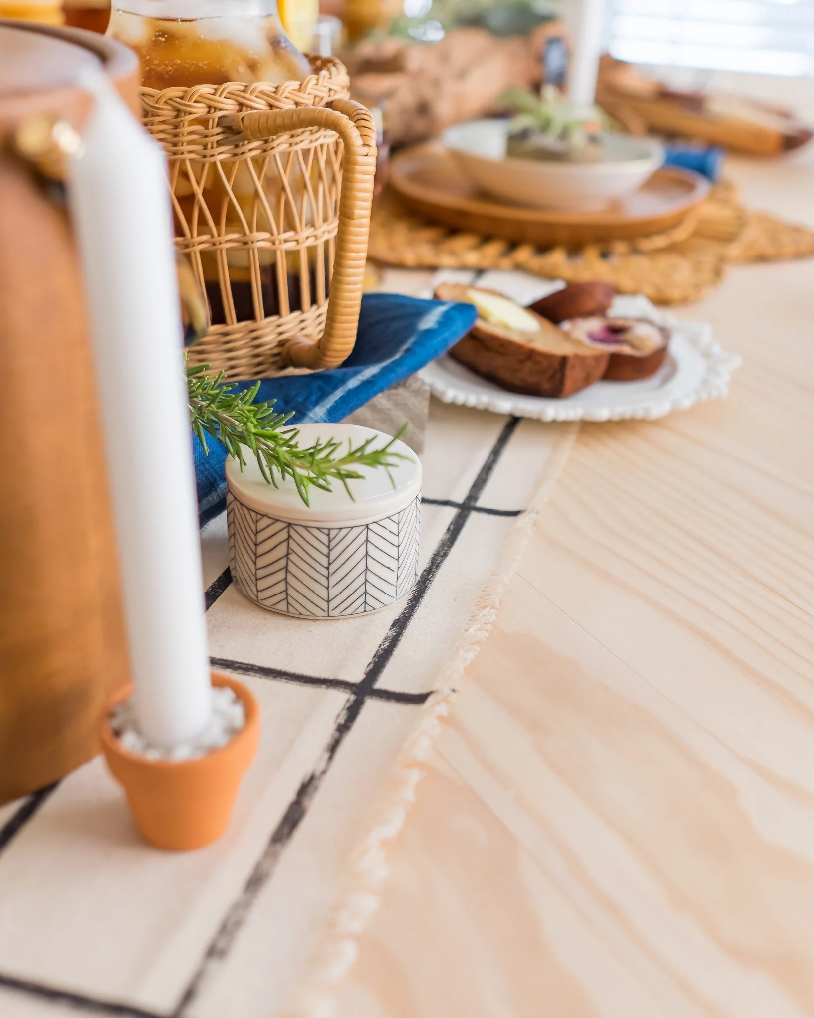 LoveDingBlog-Austin-Texas-Interior-Stylist-Thanksgiving-Table Runner-DIY.jpg