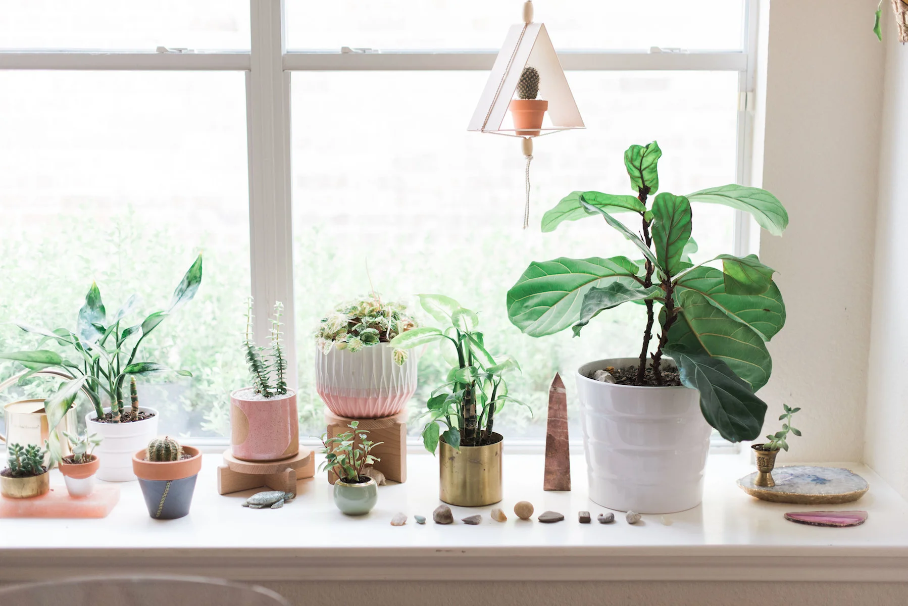 BEADED TRIANGLE PLANTER