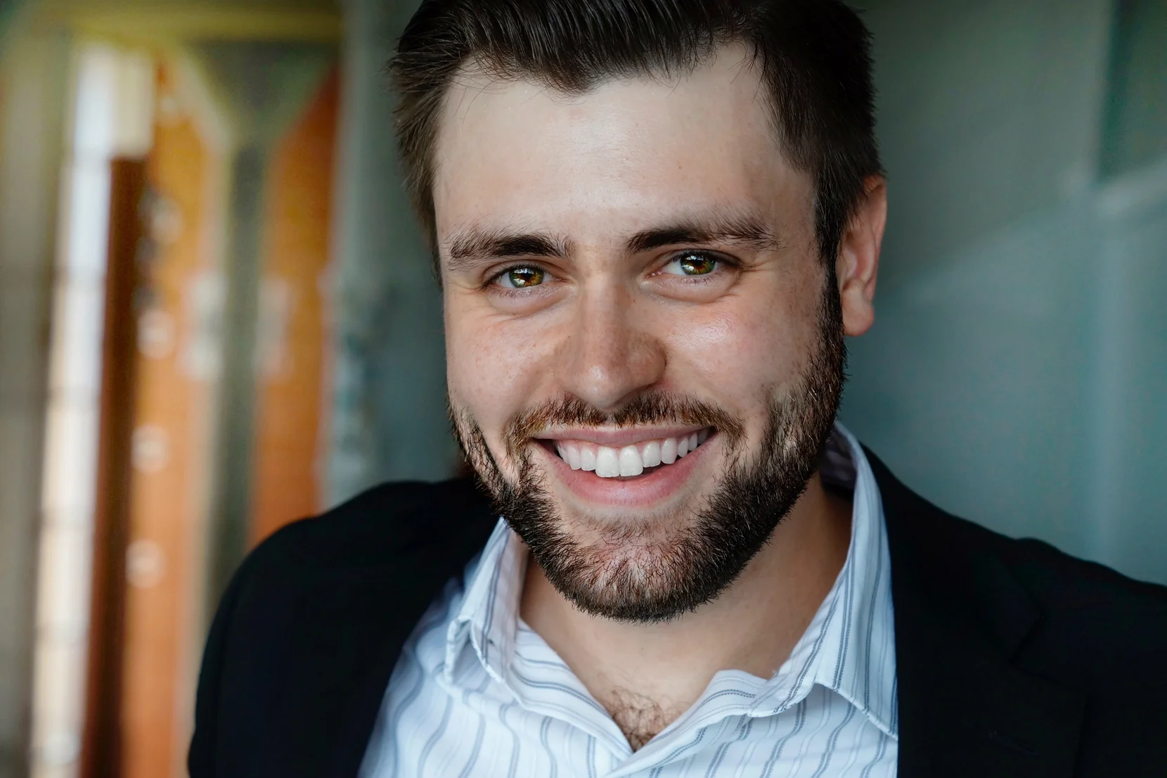 Alex Longnecker is a tenor currently based in Dallas, Texas. This summer, Alex will attend the Tanglewood Music Center as a vocal fellow, where he will play the role of the Analyst in Bernstein’s A Quiet Place . Longnecker has performed numerous choral and concert solo repertoire, being most recently hired as a tenor Soloist for the Dallas Bach Society’s performance of Bach’s St. Matthew’s Passion. Other recent solo engagements include Bach’s St. John’s Passion with the University of North Texas’ early music ensemble Collegium, Brahm’s Liebeslieder Walzer with UNT’s A cappella choir, Händel’s Messiah with the St. Monica Choir and the Iowa State Masterworks Choir, Dubois’ Seven Last Words of Christ with the St. Monica Choir, and Mozart’s Requiem with the Iowa State Masterworks Choir. Alex performs frequently in several professional choirs around Dallas/Fort Worth, including the newly formed Verdigris Ensemble, a sixteen member choral group based in Dallas committed to exploring the boundaries of the choral medium. In addition to Verdigris, Alex also sings with the Orpheus Chamber Singers and the Dallas Bach Society. Longnecker also excels on the opera and musical theater stage, particularly in the tenor roles of Mozart, having performed the roles of Don Ottavio ( Don Giovanni ), Don Curzio ( Le Nozze di Figaro ) with the University of North Texas Opera Theater, Ferrando ( Così fan tutte ) and Tamino ( Die Zauberflöte ) with The Fillmore Studio, as well as Don Basilio ( Le Nozze di Figaro ) with Pittsburgh Festival Opera. Additional operatic roles with UNT Opera Theater include the Chaplin ( Dialogues of the Carmelites ), Nutrice ( L’incoronazione di Poppea ), and Thaddeus Stephens ( The Mother of us All ). Alex is a native of Ankeny, Iowa.