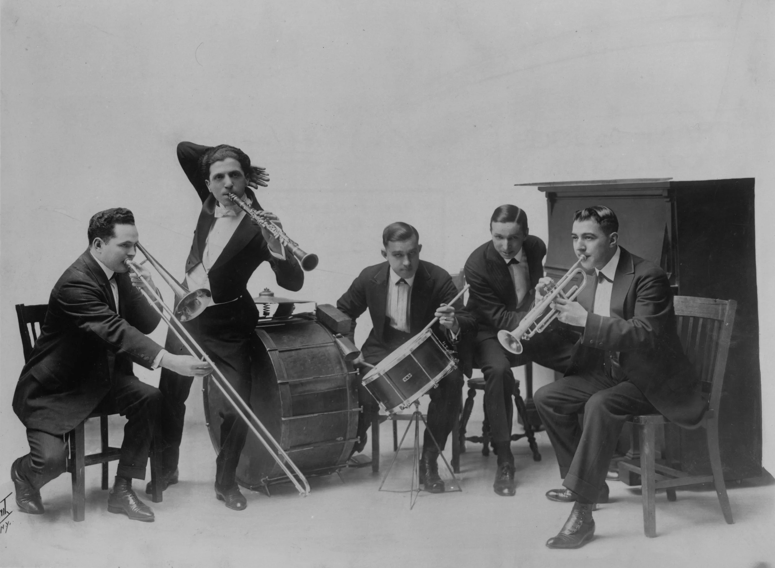 Earl Fuller Jazz Band B&W copy.jpg