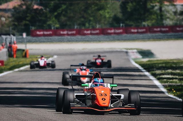 Messed up this morning in qualifying. Then got pushed off in Turn 1 and came back from 26th to 9th. Now all focused on Qualifying tomorrow morning! #MD33 #formularenault
📸 @dutchphotoagency