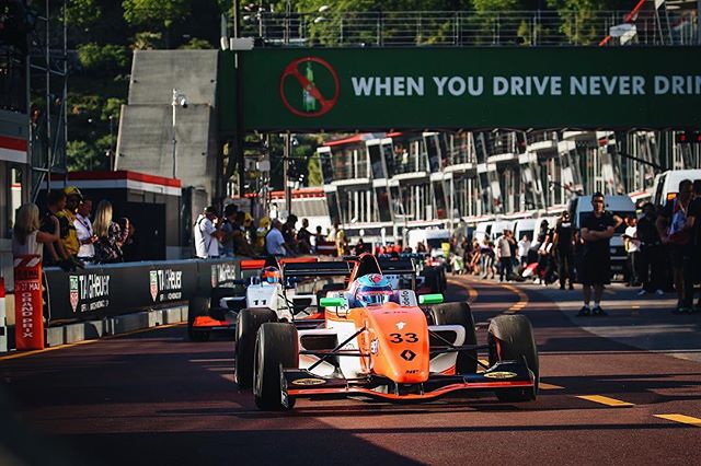 Solid pace today, P2! Still a bit of work to do for tomorrow morning, qualifying at 07:55 π #MD33 #formularenault πΈ @dutchphotoagency