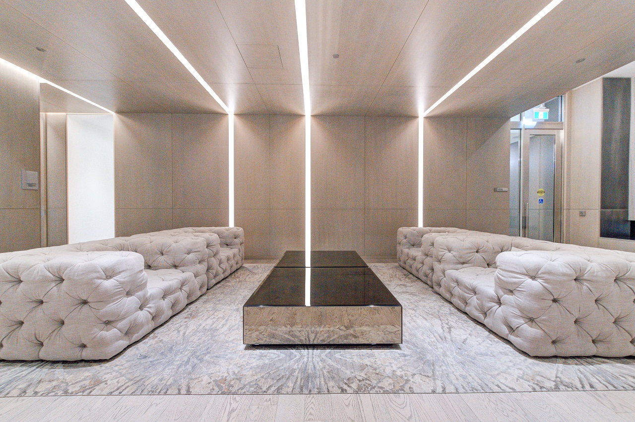lobby1.jpg
