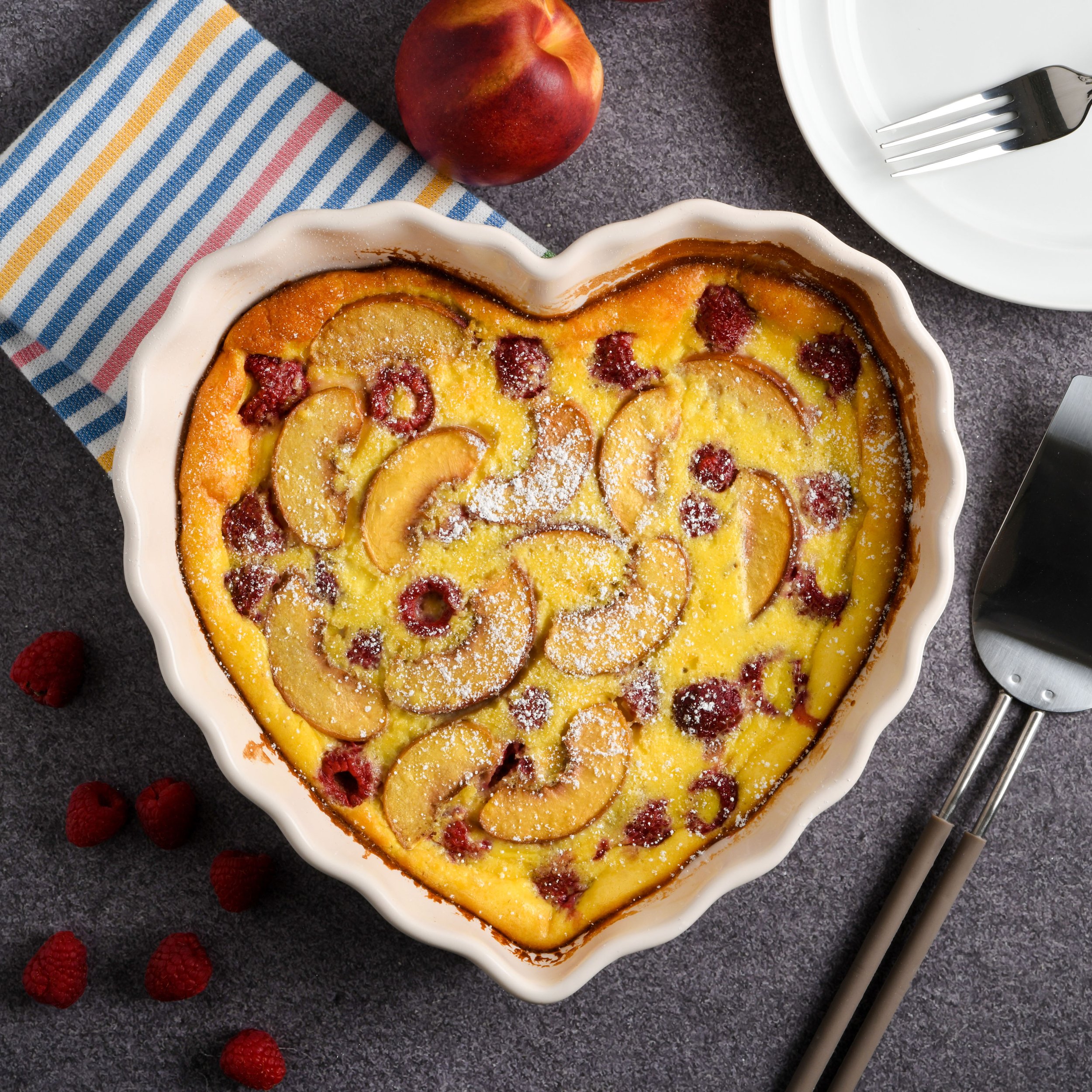 PAI006970 MST 11in Heart Shape Bakeware BLUSH-8702.jpg