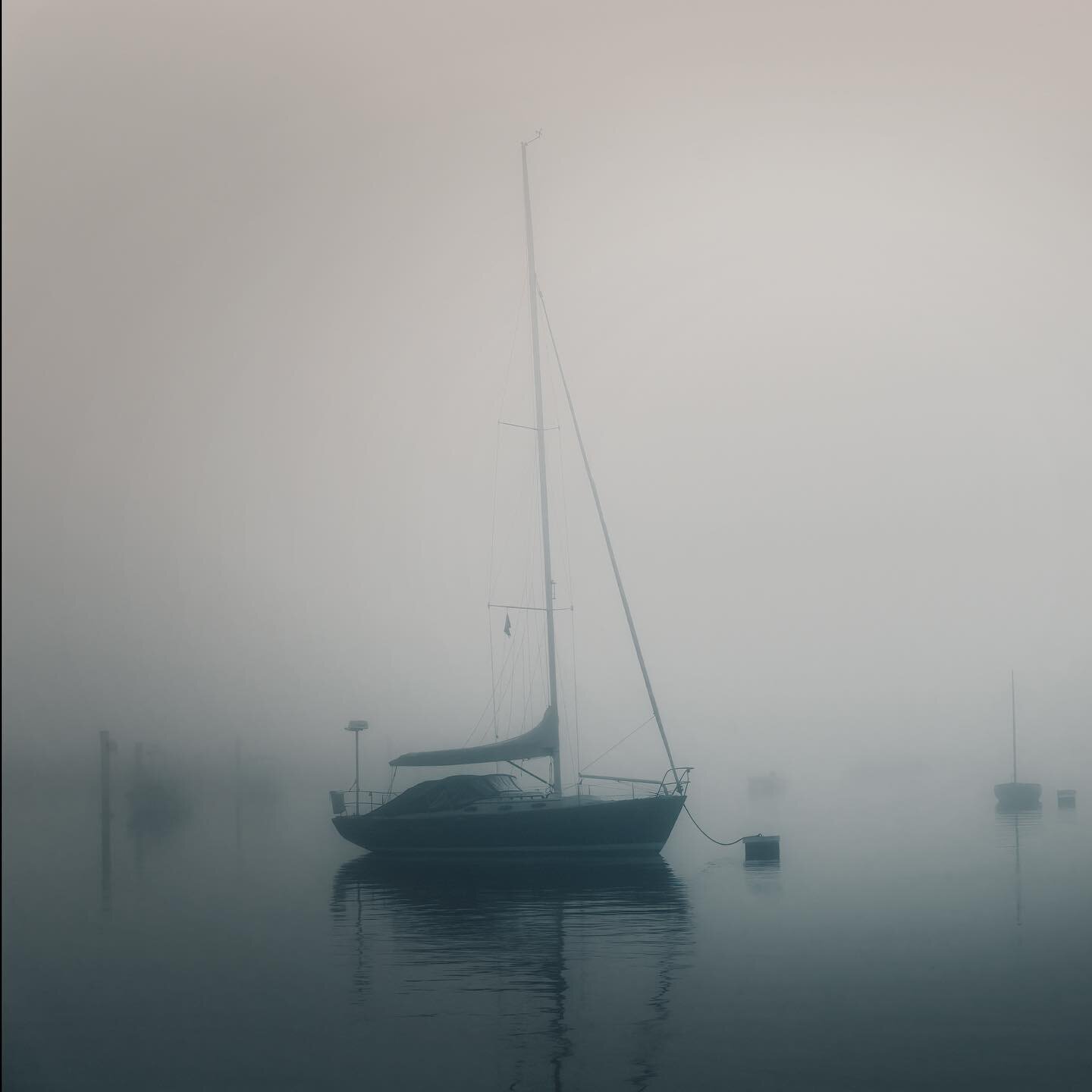 Fisherman&rsquo;s morning fog at Martha&rsquo;s Vinyard&hellip; #fog #marthasvineyard #fisherman #boat #photography #art #mylens #landscapephotography