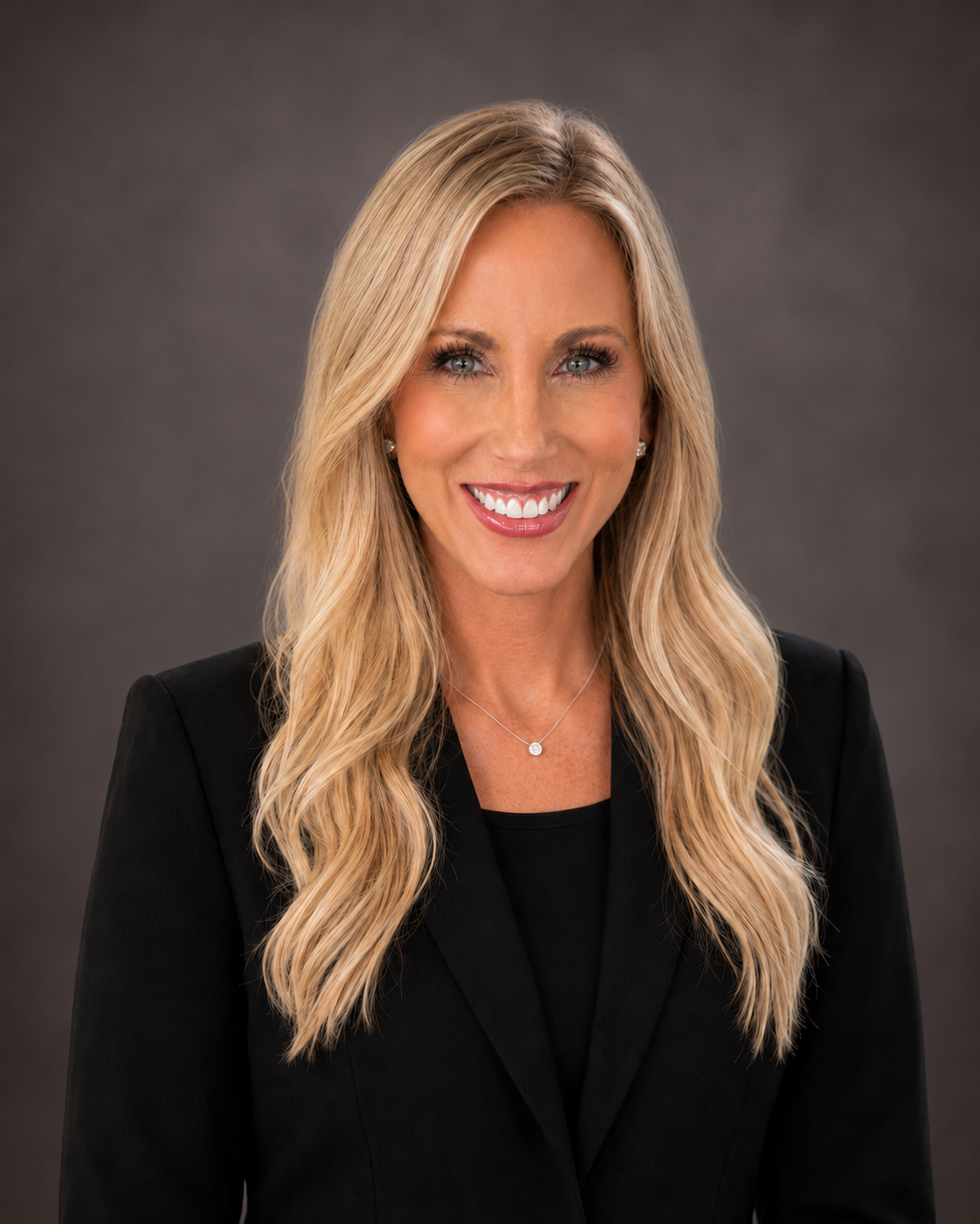 DENNILLE LESLIE<span>Director of Marketing &amp; HR</span>