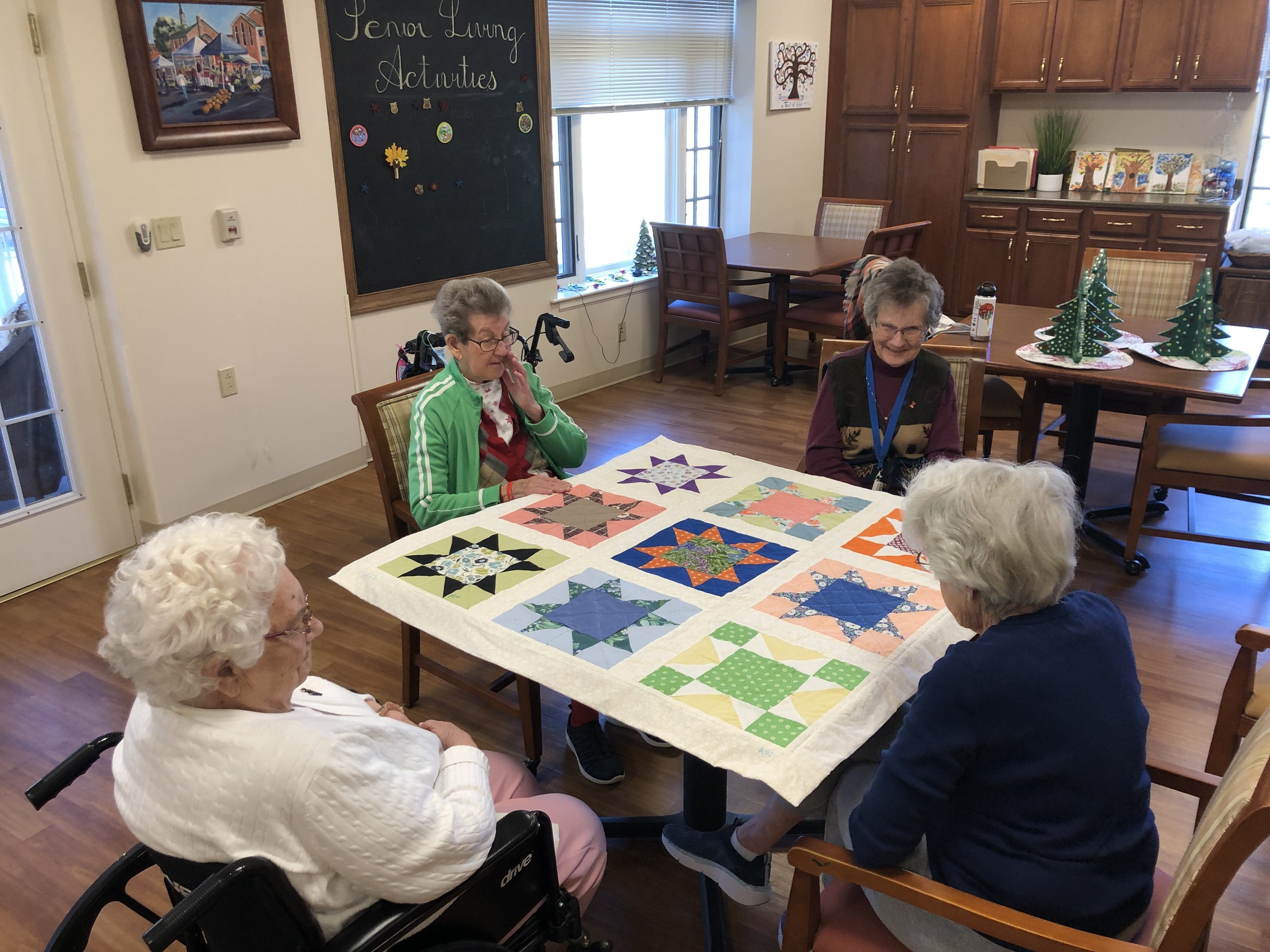 Dogwood Quilters_12-2-22_03.JPG