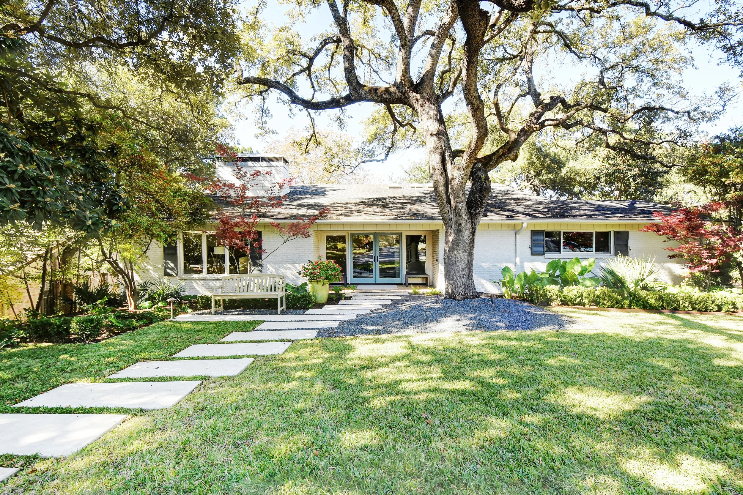 Sun 1-3 | 3608 Edgemont Drive | $1,660,000 | Website | Listed by Wendy Griessen