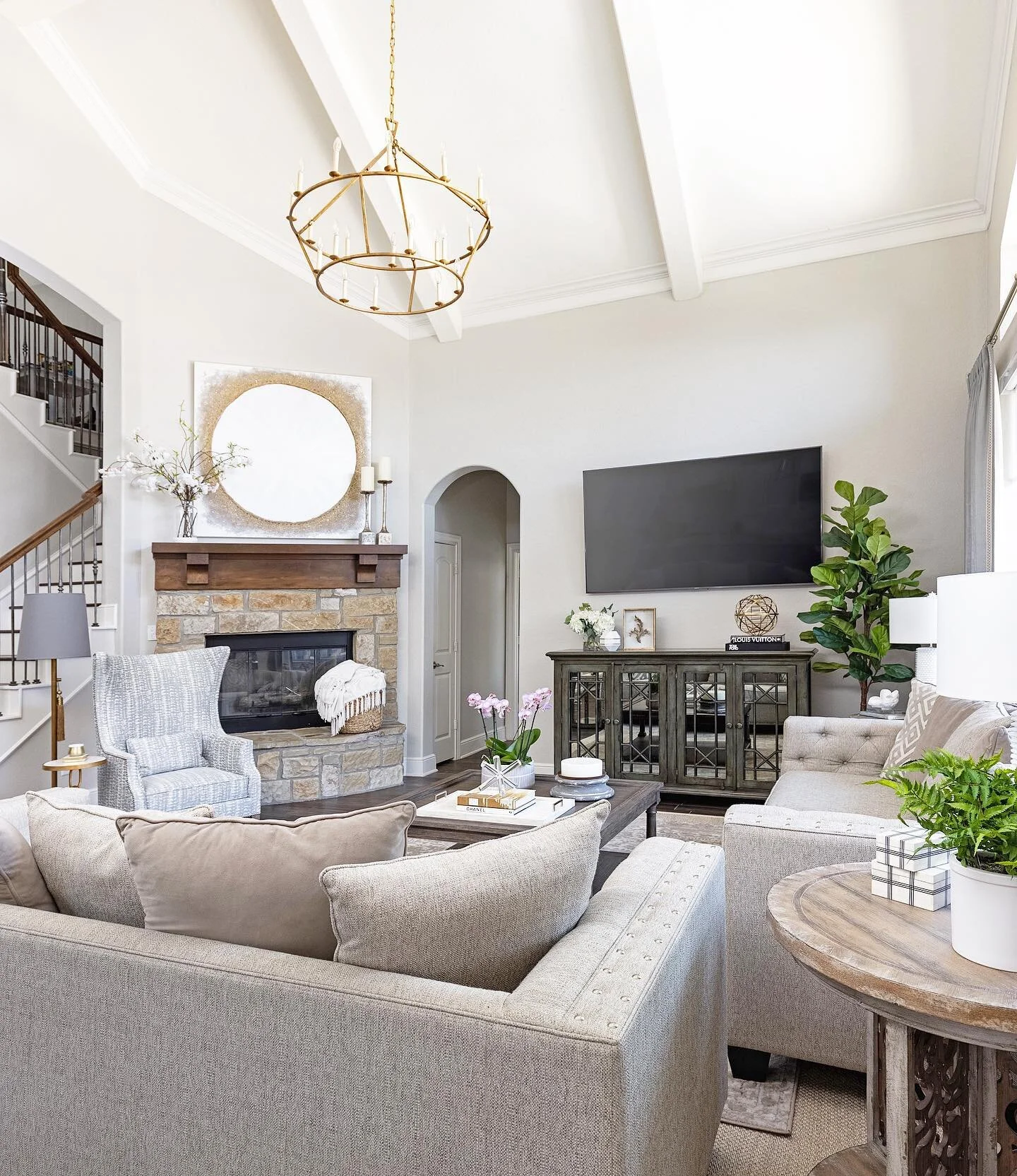Planning ahead can seem tedious when you’re ready to start, but it always leads to a smoother process! 
⠀⠀⠀⠀⠀⠀⠀⠀⠀
This client had a drywall niche above her fireplace. It left her with minimal art options that were too small for the scale of the