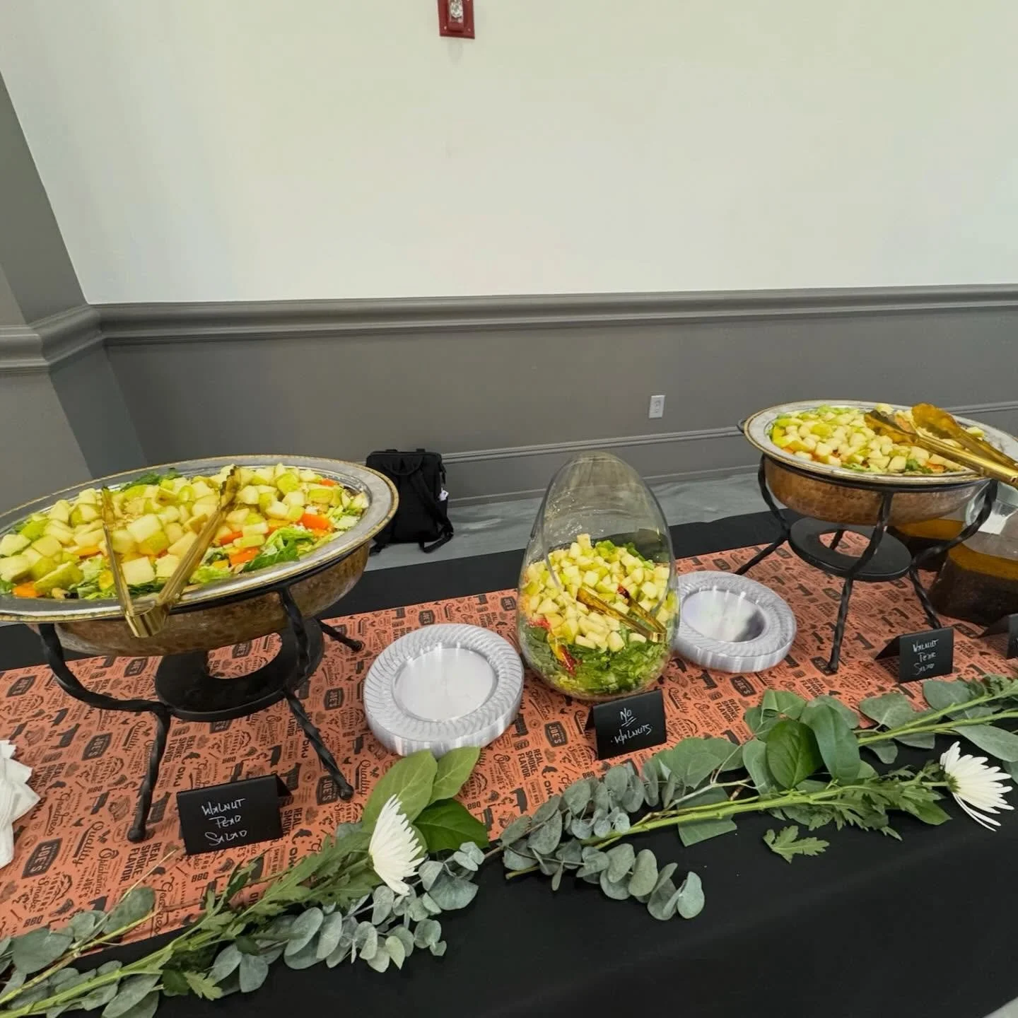 It&rsquo;s always a treat each year to serve our fellow Spring Hill Business owners! Thank you to the @shchambertn for having us out!💛
.
.
.
#chamberofcommerce #springhilltn #tablefor2catering #catering #businessowners