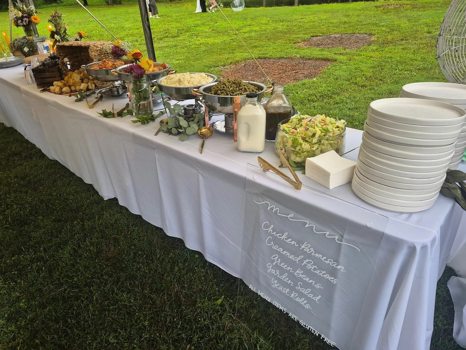 A beautiful summer buffet for this outdoor wedding!☀️

#tablefor2catering #weddingcatering #nashvillewedding #buffet