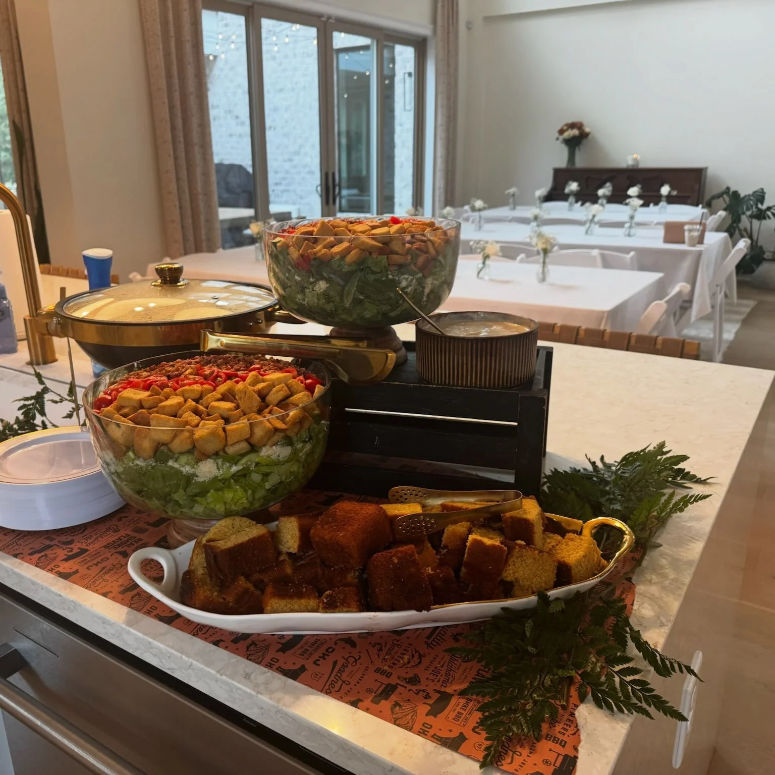 This in-home rehearsal dinner + welcome party was a hit!💕