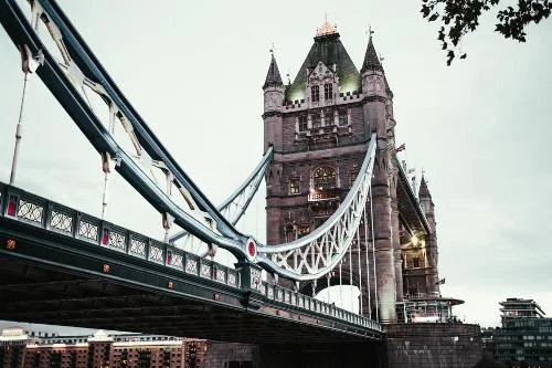 london-bridge-details_925x.jpg