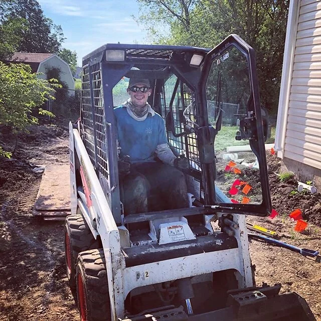 Bobcats are loose in the landscape! Thanks @rentalmax for the great equipment. #innlandscape #innstudiollc #raingardeninstallation