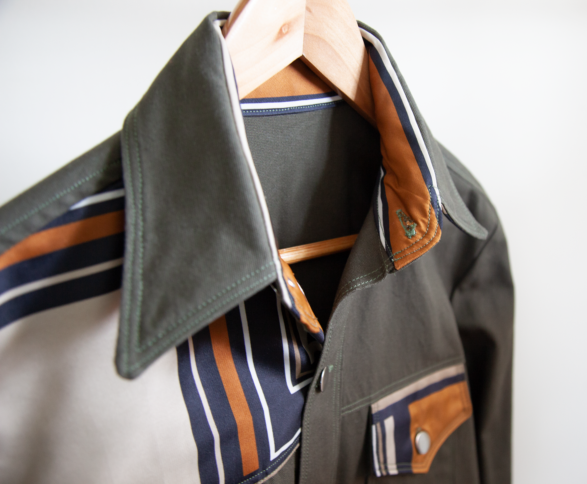 olive_jacket_closeup.png
