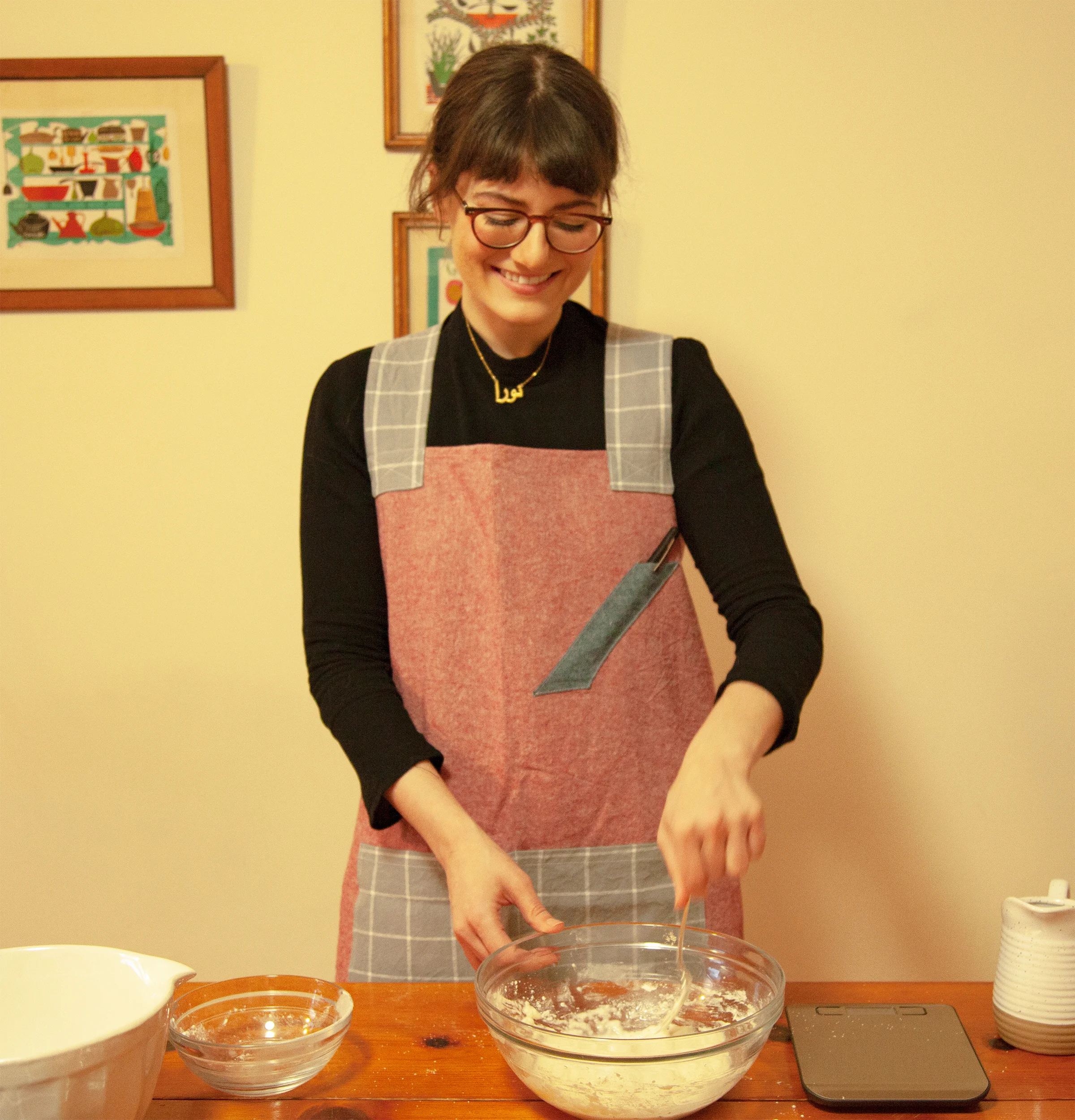 Noura_apron_1.jpg