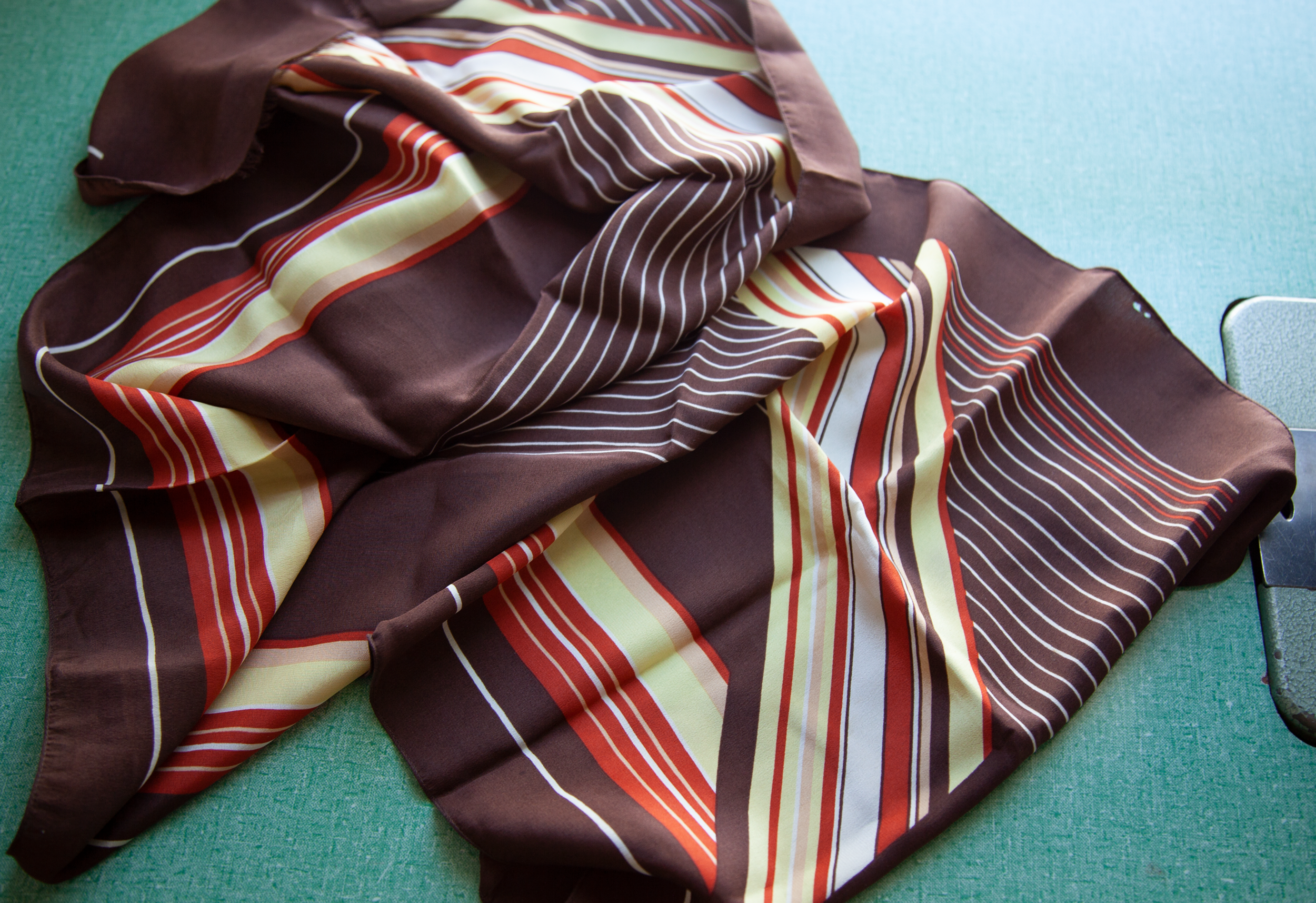 scarf_brownstripe_silk.png