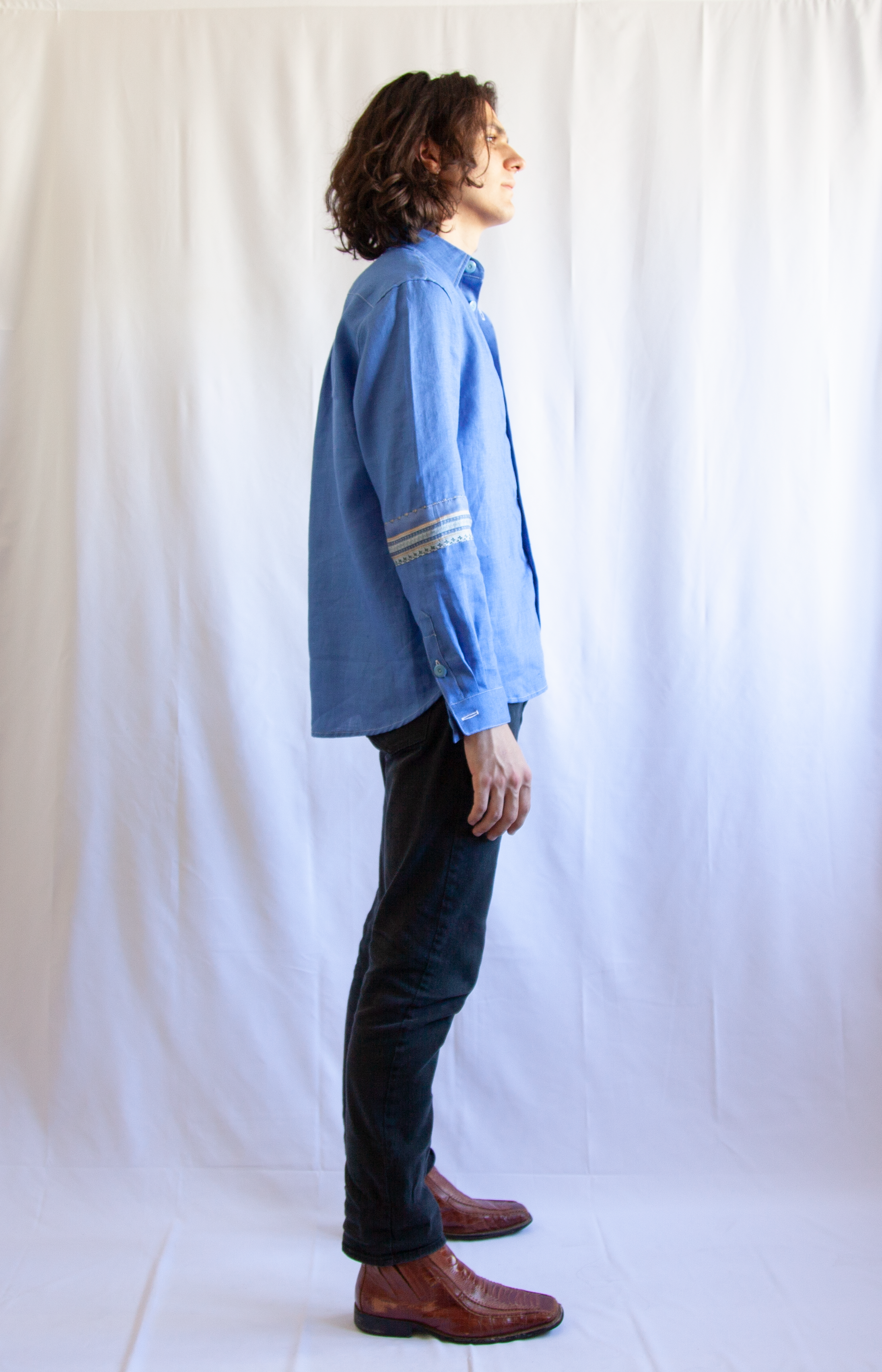blue_linen_monochrome_side.png