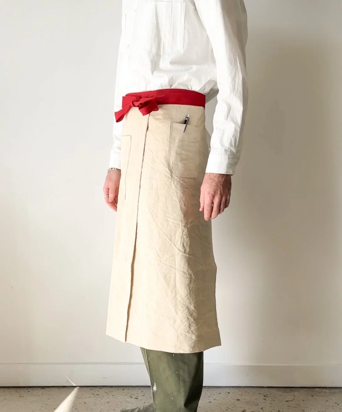 apron_sidepocket_detail.jpg