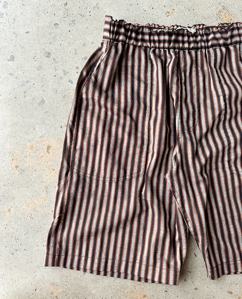 black_red_grey_front_detail.jpg