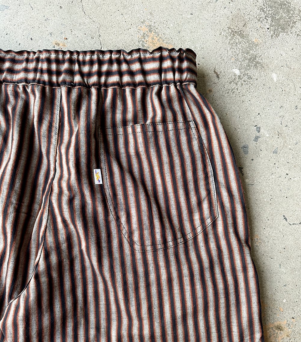 black_red_grey_pocket.jpg