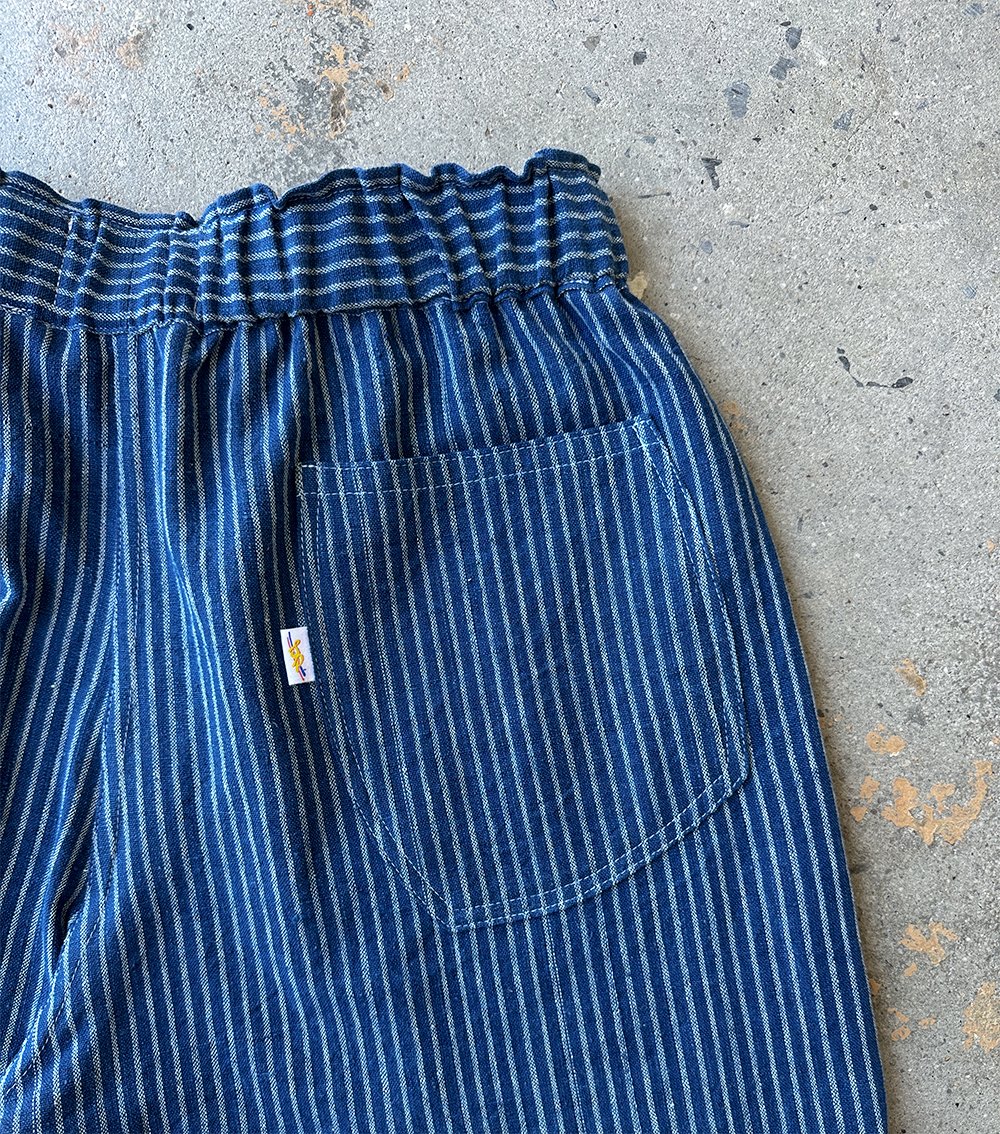 navypinstripe_pocket.jpg
