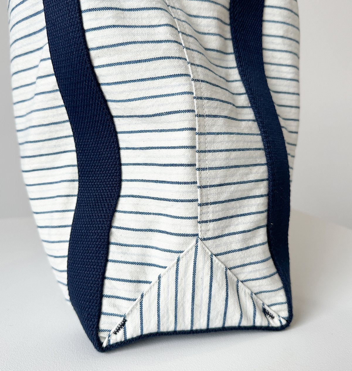 smalltote_detail_1.jpg