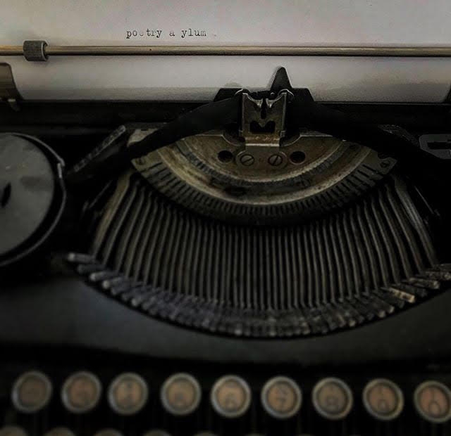 PA old typewriter.jpg