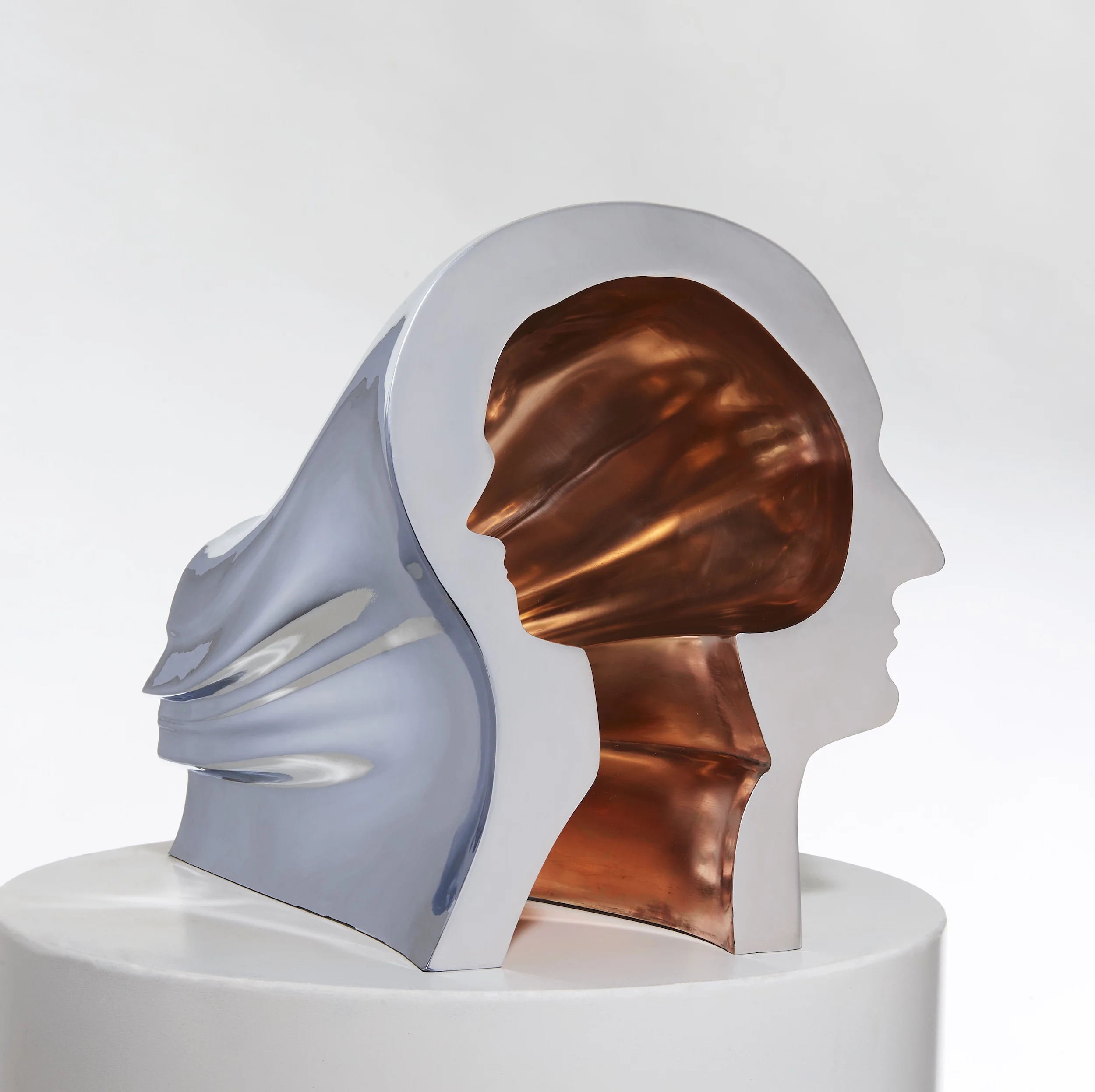 “A Man and a Woman” by Kang Sung Uck, Khalifa Gallery, South Korea, Room 4308