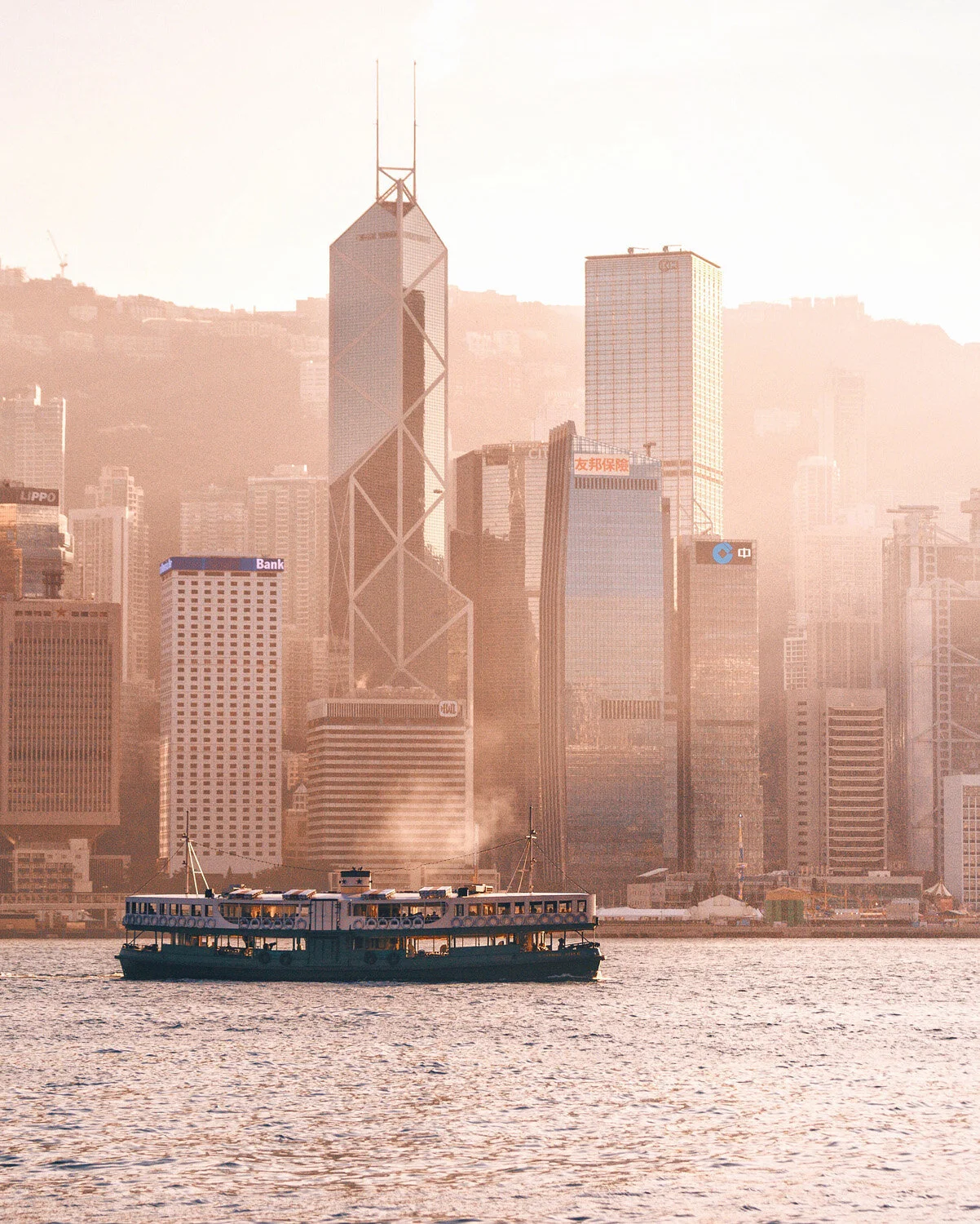 Elaine Li – 不止瞬息的潮流