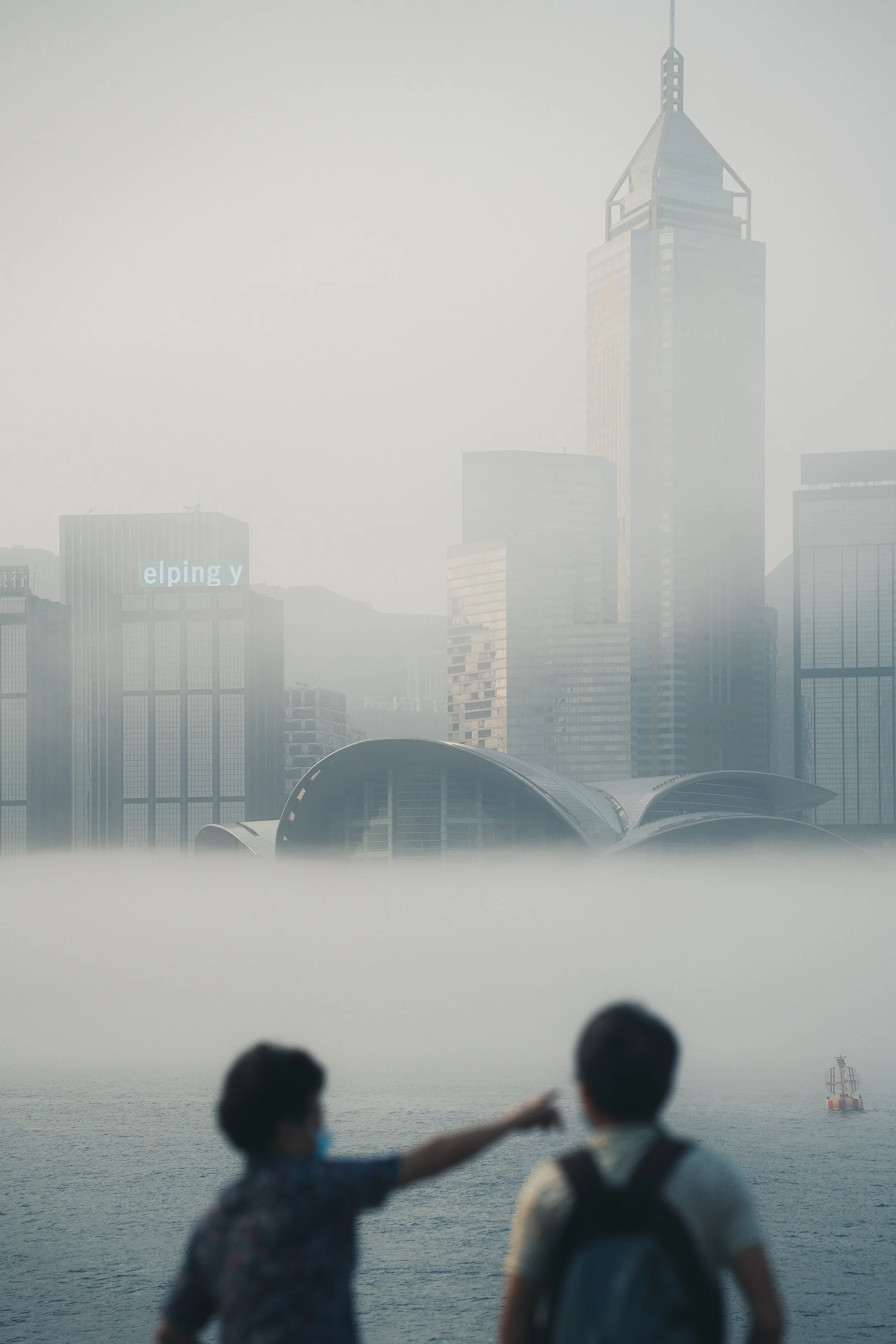 藍調中的城內脈搏與溫度 《在這座城市散策的藍調》攝影展覽