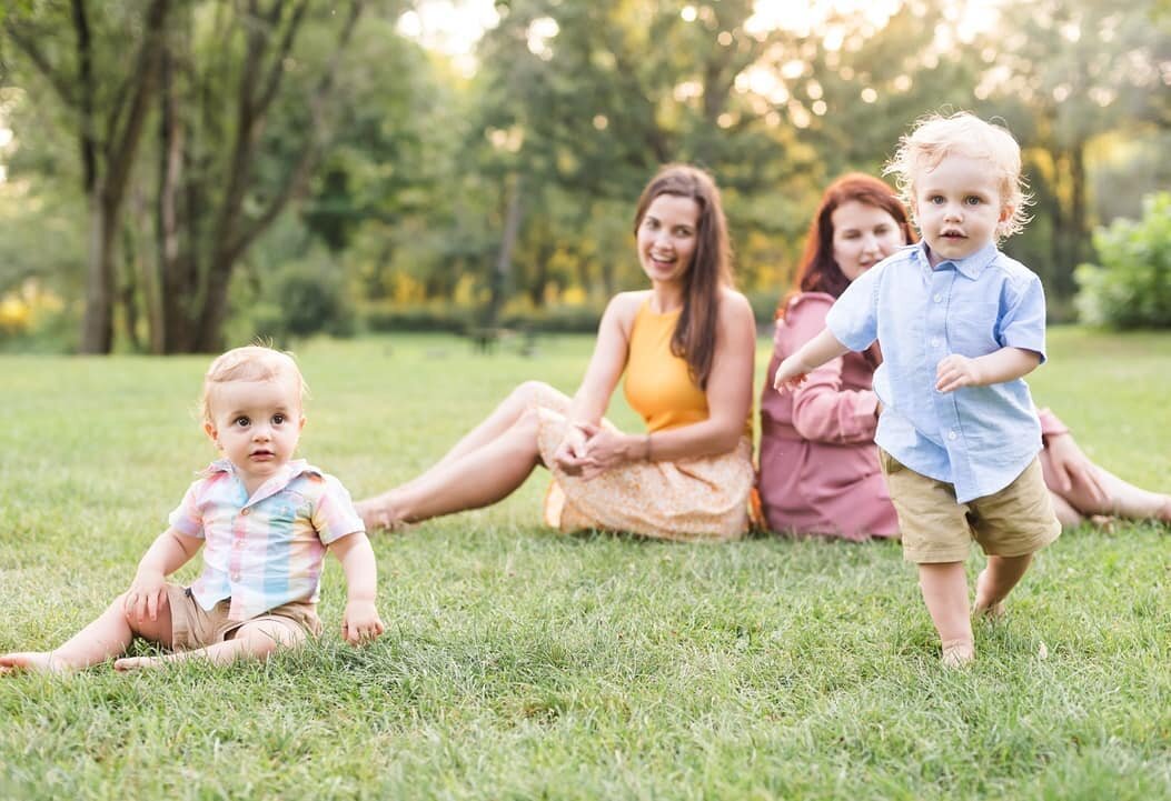 Sometimes I get to photograph beautiful little families... :)

You'd never believe how incredibly hot it was or how fast these kiddos are!!

Pretty much love all of their images especially the candid escape artist ones!

Blog coming soon! I promise! 