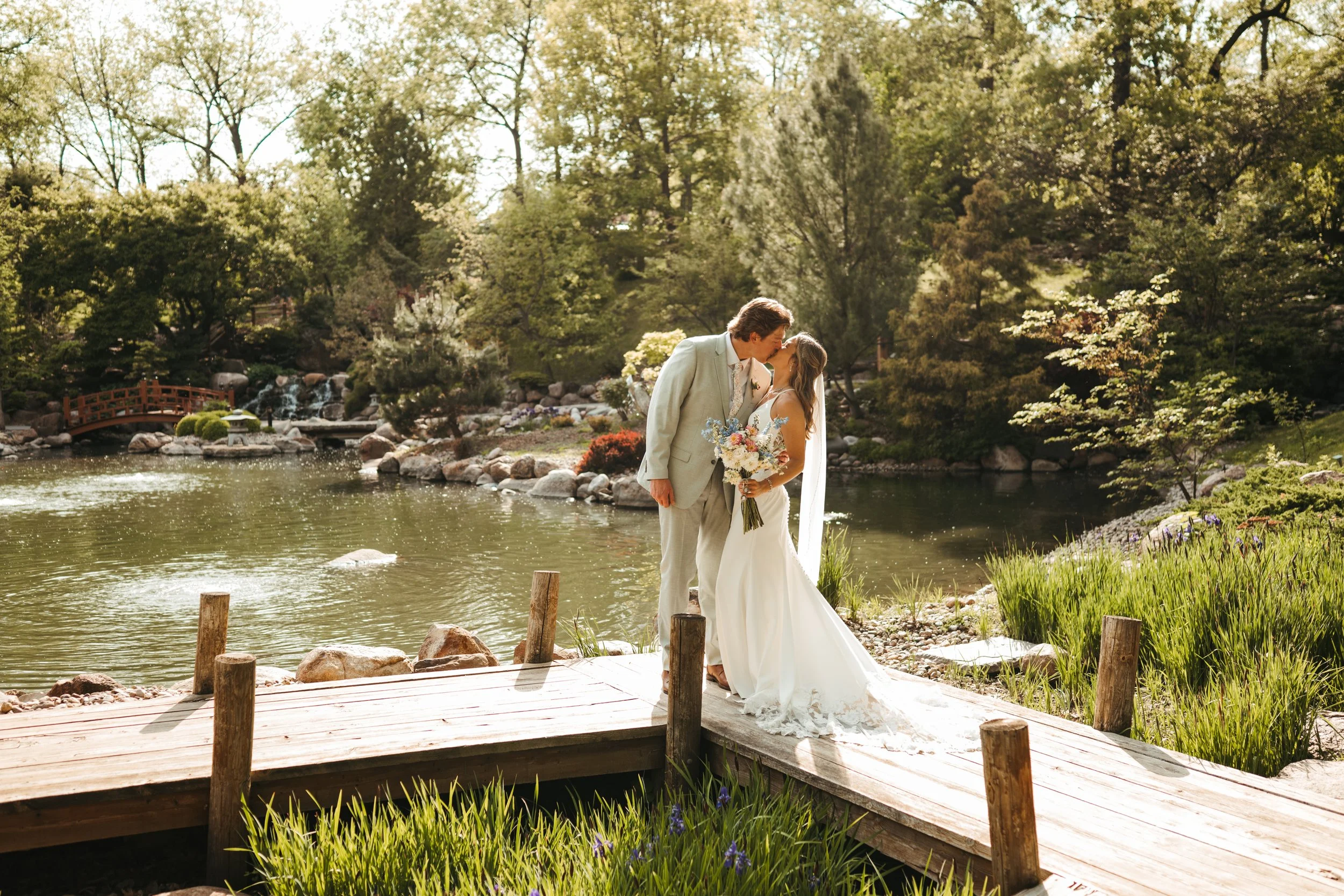 Savannah &amp; Tucker | The La Belle Wedding in Dubuque, Iowa