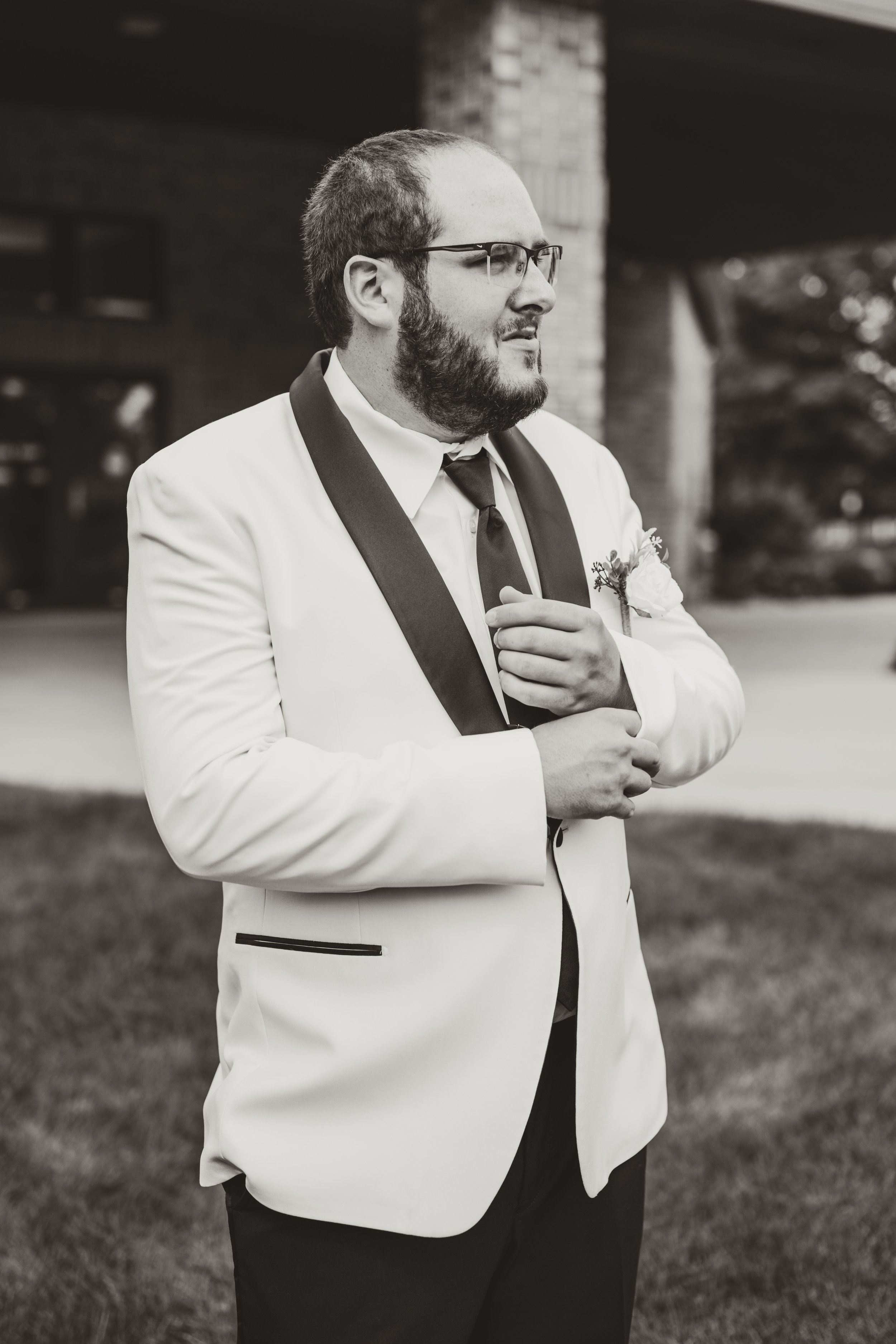 03_VORWALD_Pre Ceremony_The Groom-22.JPG