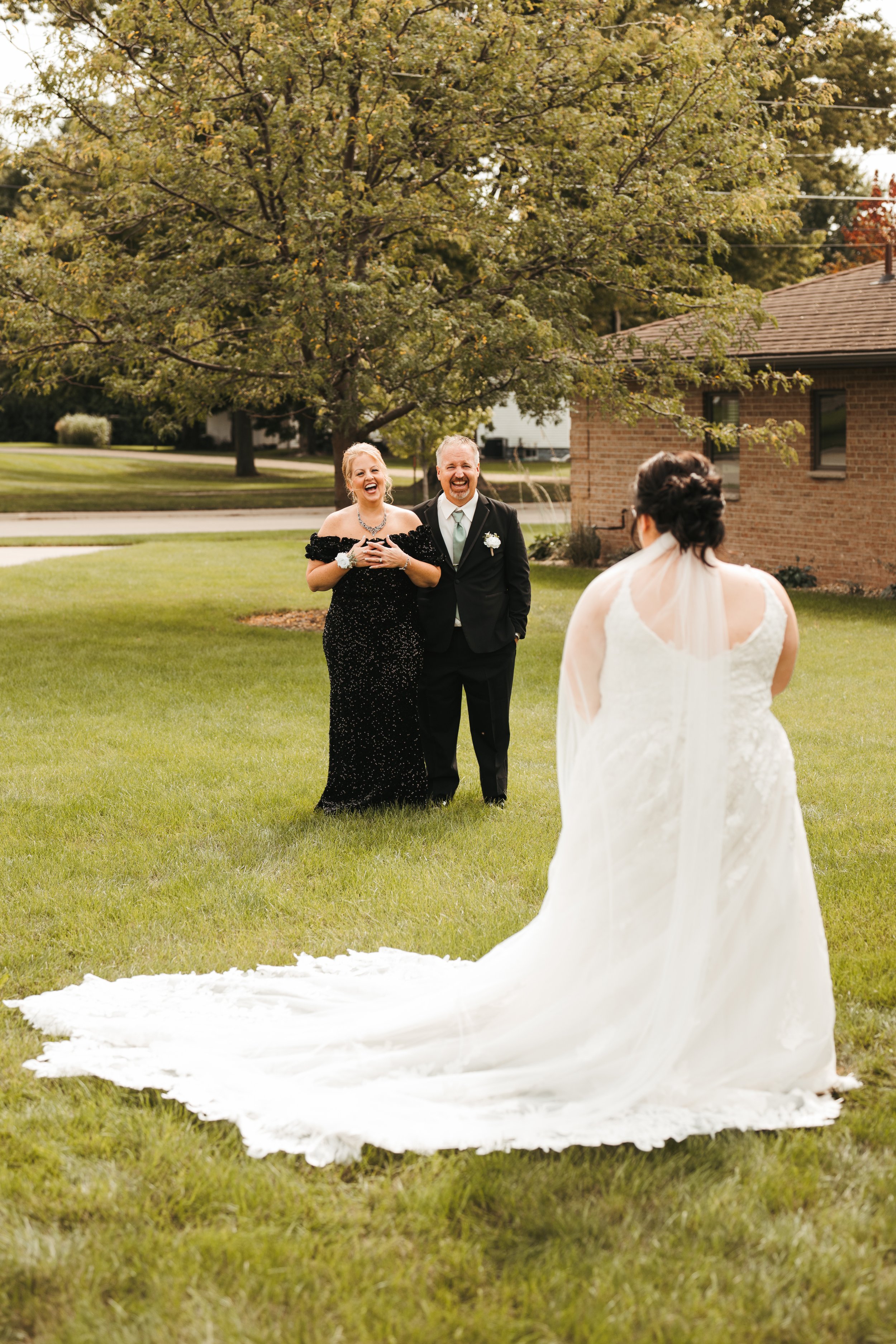 04_VORWALD_First Looks_Bride-9.JPG