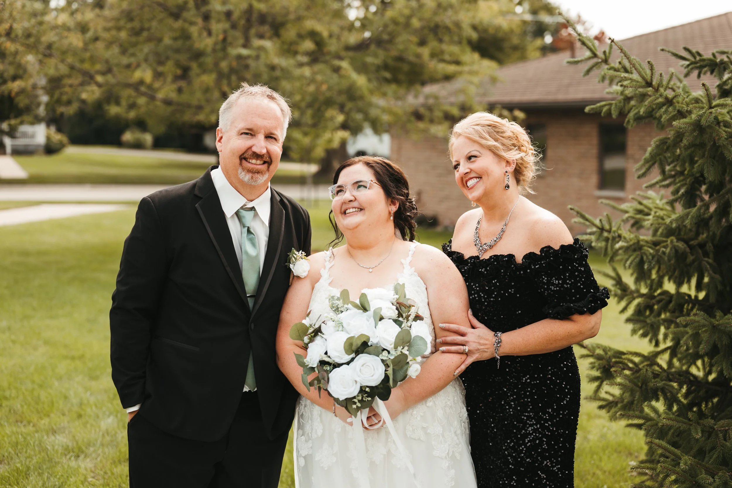 04_VORWALD_First Looks_Bride-40.JPG