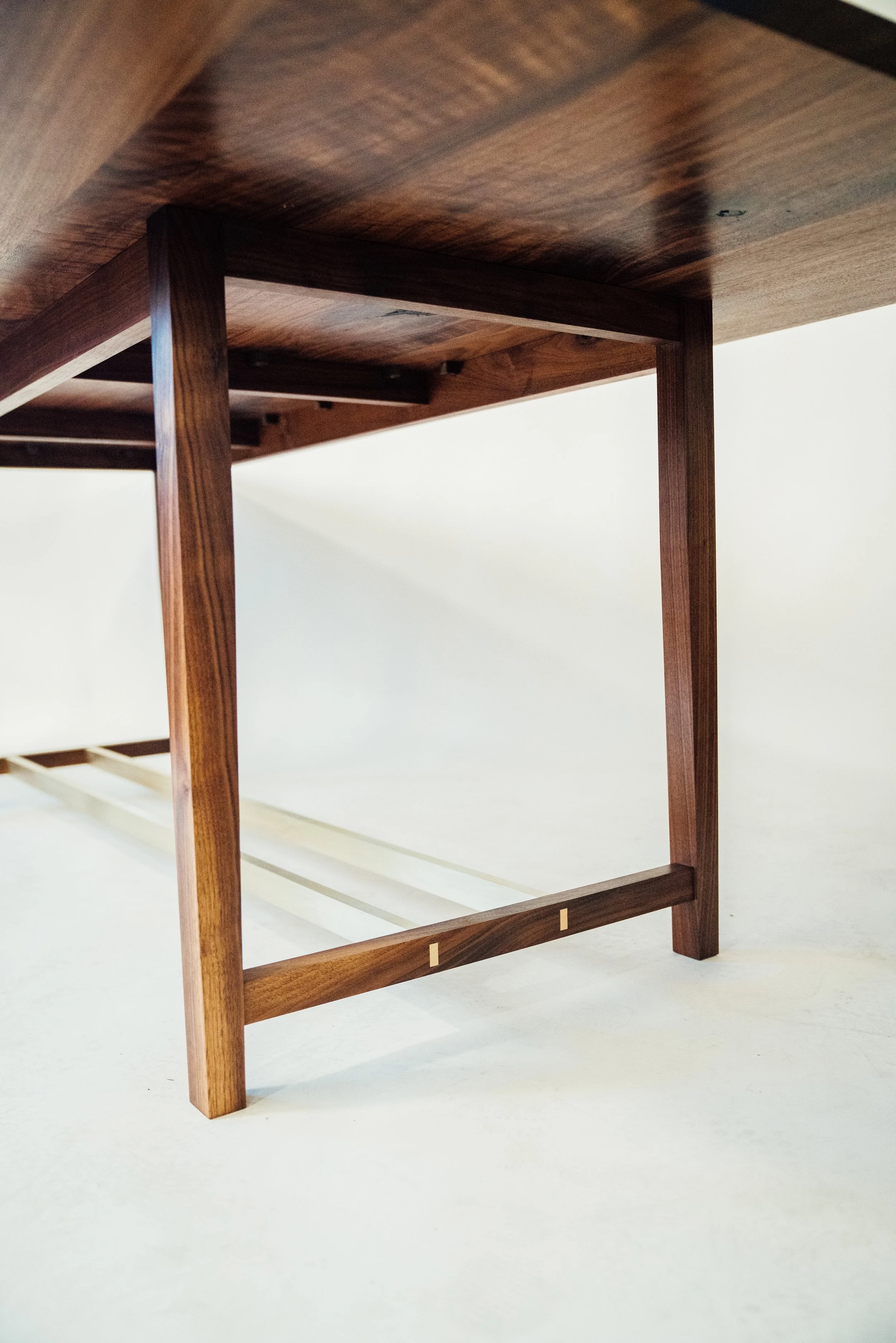nocturne_dinner_table_underside.jpg