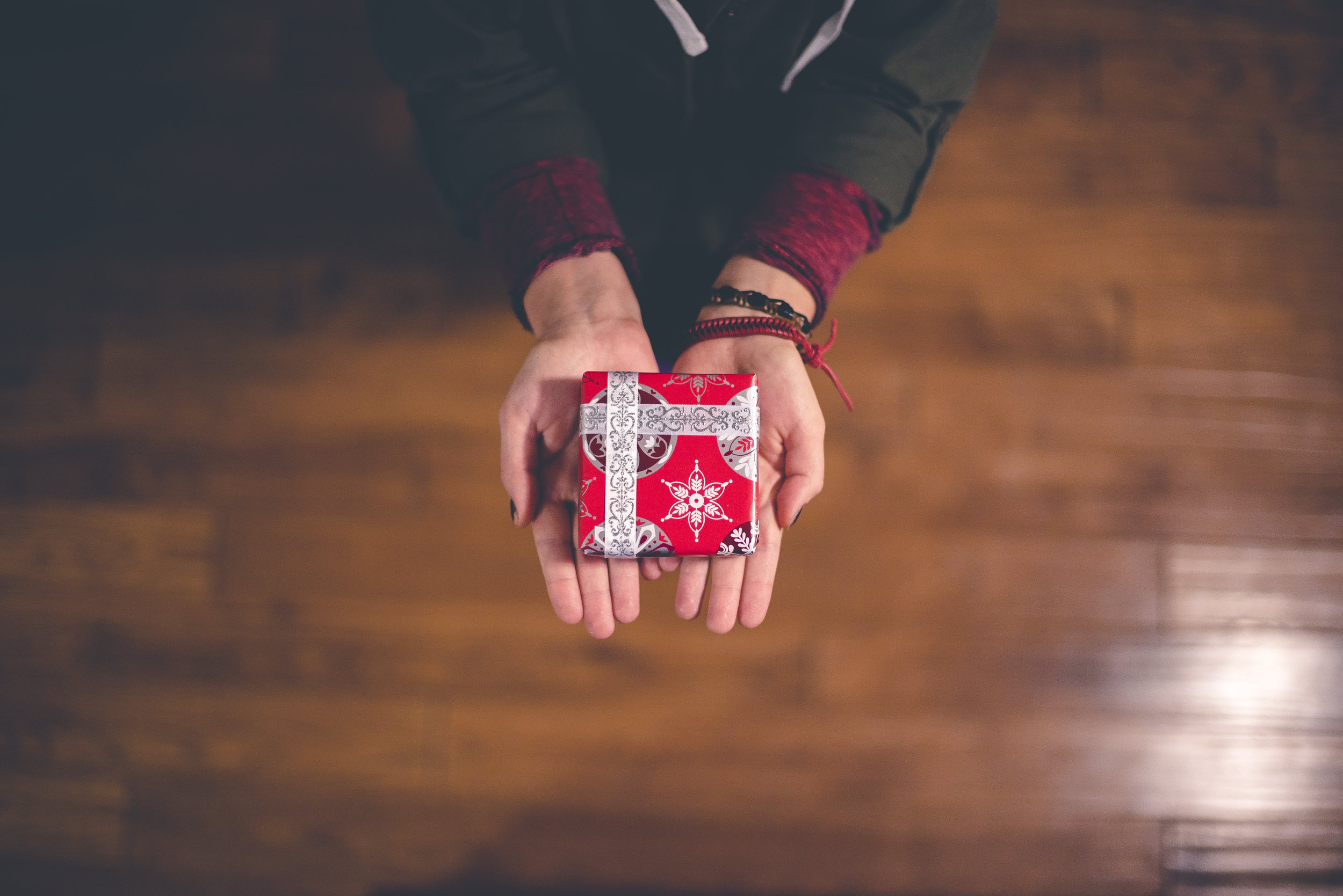 A small gift to those you interact with between moments with friends and family can be unexpected but will be greatly appreciated!