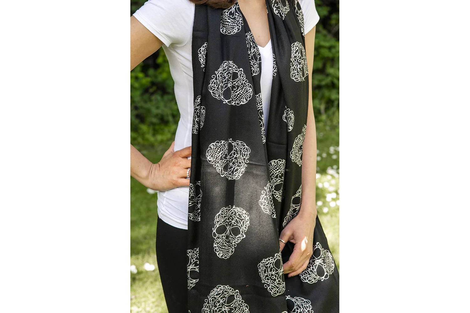 The-skull-scarf--thumbnail-6.jpg