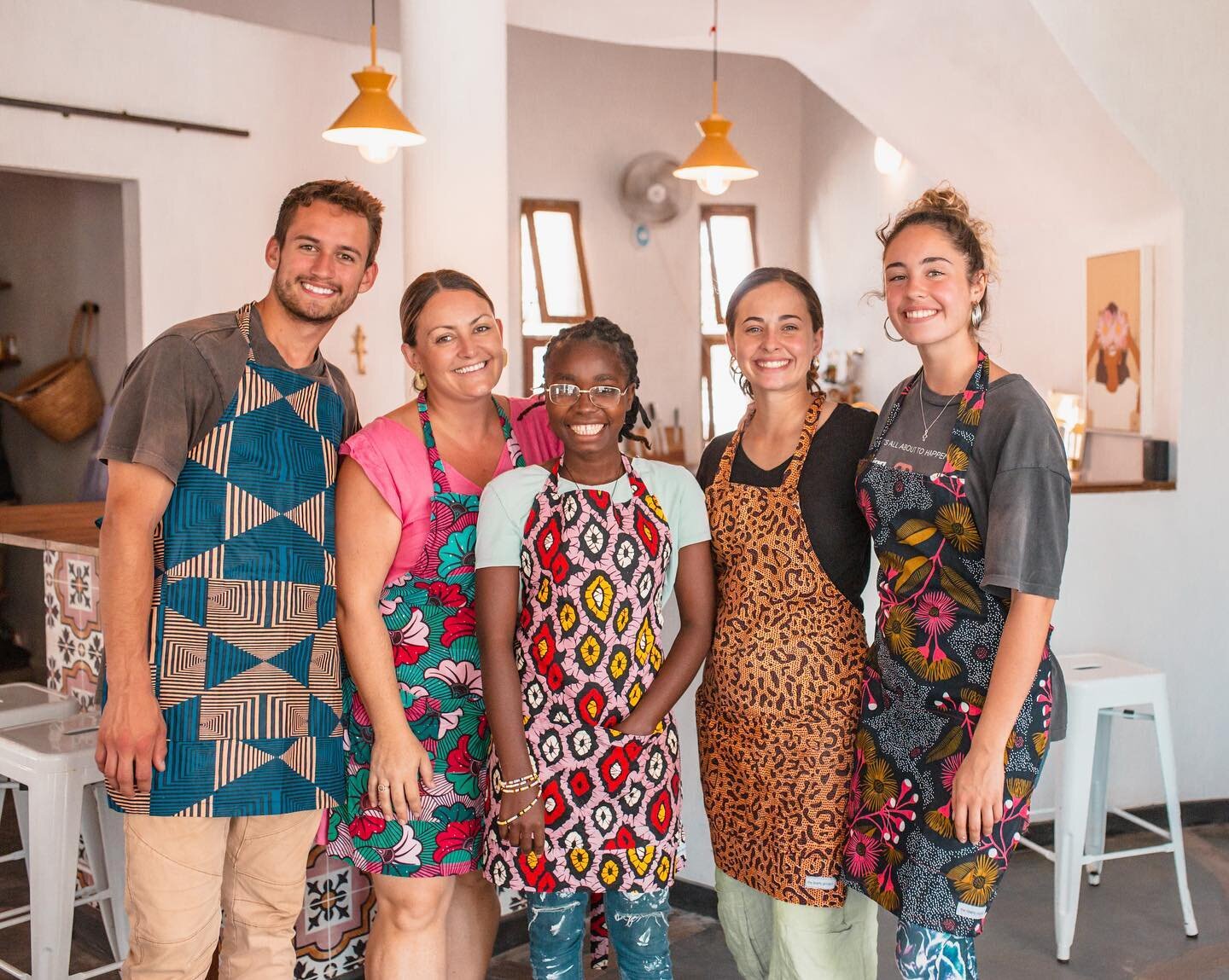 We LOVE receiving teams that help to invest into the work we&rsquo;re passionate about! This week we were in one of the places we love the most, &lsquo;the test kitchen&rsquo; 😆 The wonderful @teammozzies from @ff.southafrica helped Ima and Laura te