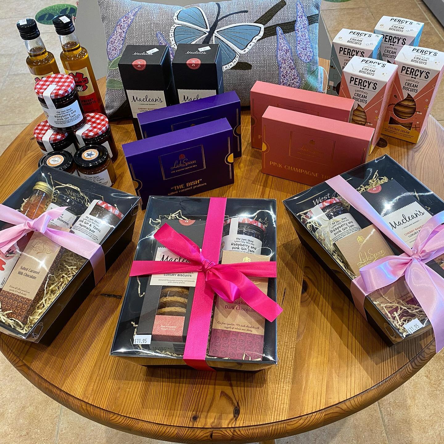 *MOTHER&rsquo;S DAY*
We have some fantastic little gift boxes, perfect for Mother&rsquo;s Day! Also some delightful Lick the Spoon chocolates, all available from the farm shop. #mothersday #somerset #gifts #localbusiness #localproduce #chocolate #ham