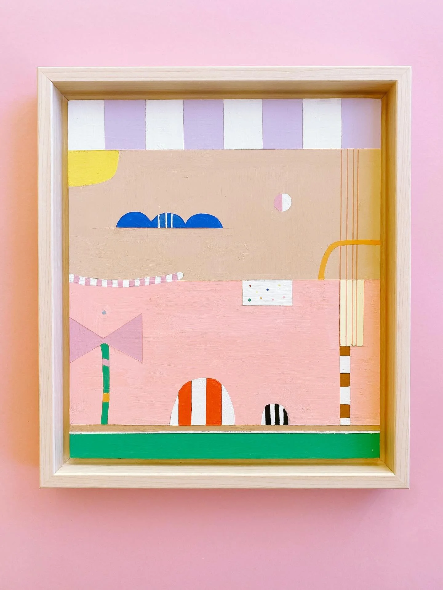 Die neuen Mini&lsquo;s sind online 🥳🎉✌🏻!!! Mini Paintings auf Birkenholz, gerahmt in hellem Ahorn, geben deinem Zuhause das gewisse Extra! Ein Gute-Laune-Farbkick, der direkt ins Herz geht und deine W&auml;nde zum Strahlen bringt. Good design meet