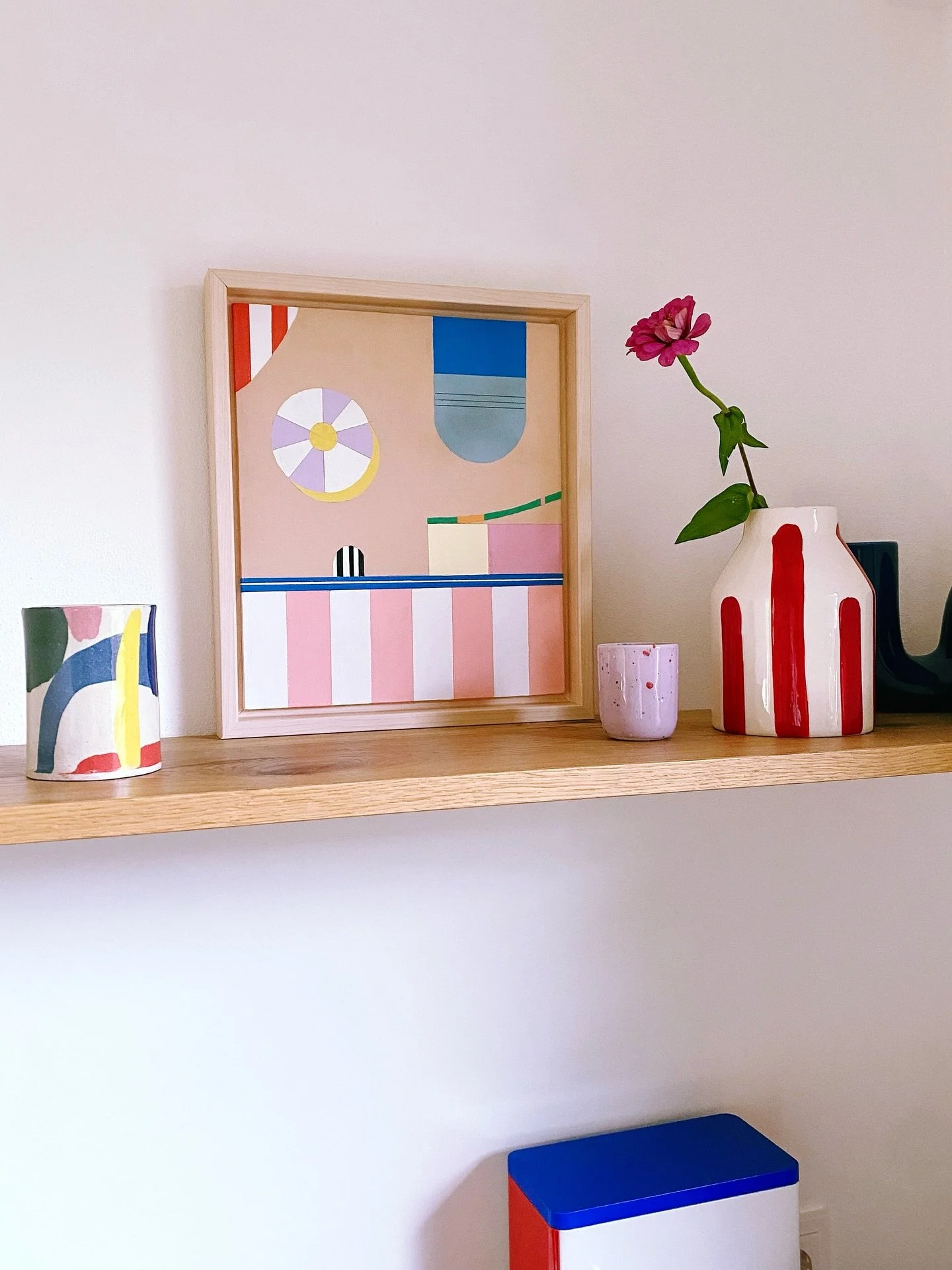 K&ouml;nnt ihr euch noch an dieses Mini Painting erinnern 😊? Schwimmbad, Pommes, Ketchup &amp; Erdbeereis 🛟🍟🍓😋 - war eines der Mini Painting Serie vom letzten Sommer. Alle Mini Paintings haben in der Zwischenzeit ein neues Zuhause gefunden 🥰 un