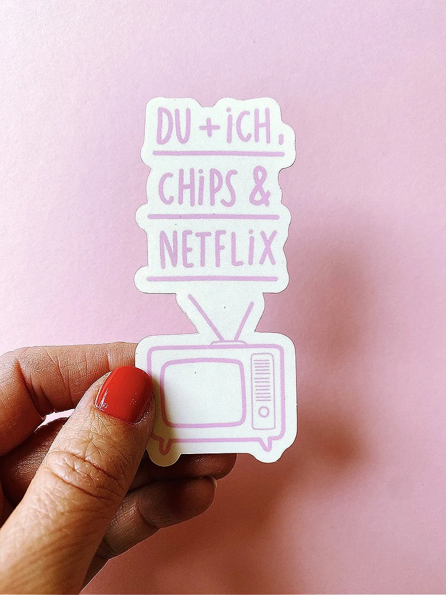 Du + Ich + Chips & Netflix_Verhäntnis Hand.jpg