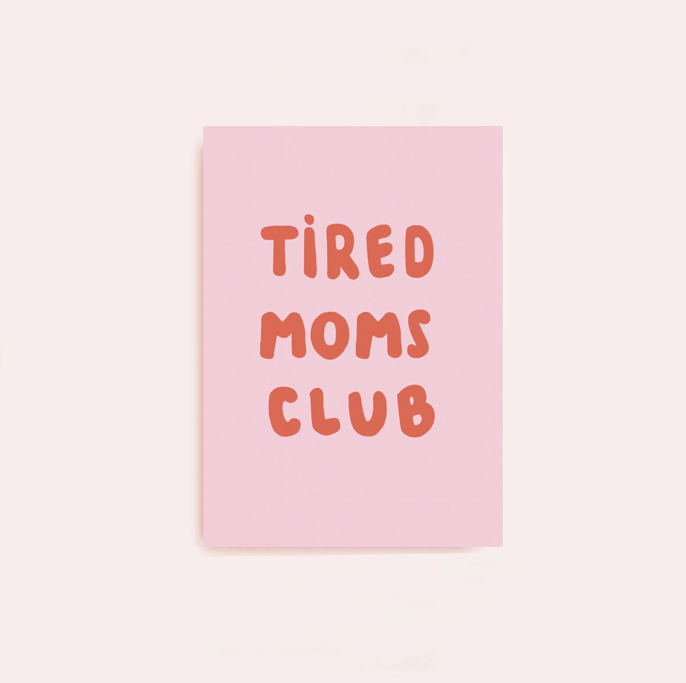 Tired Moms Club_Hochformat_rosa Hintergrund_Ines Keck.jpg